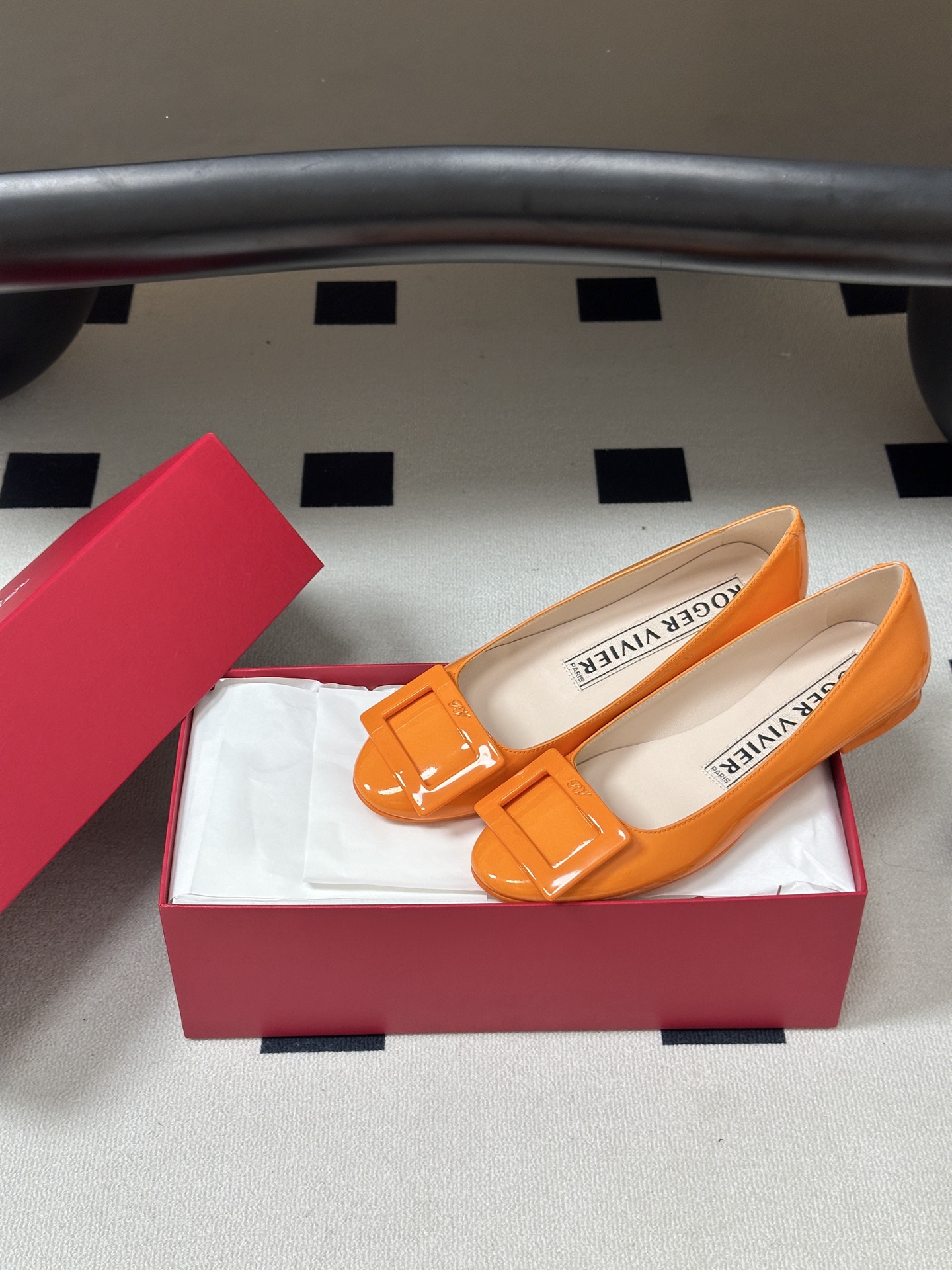 Roger Vivier Shiny leather Flat Ballets