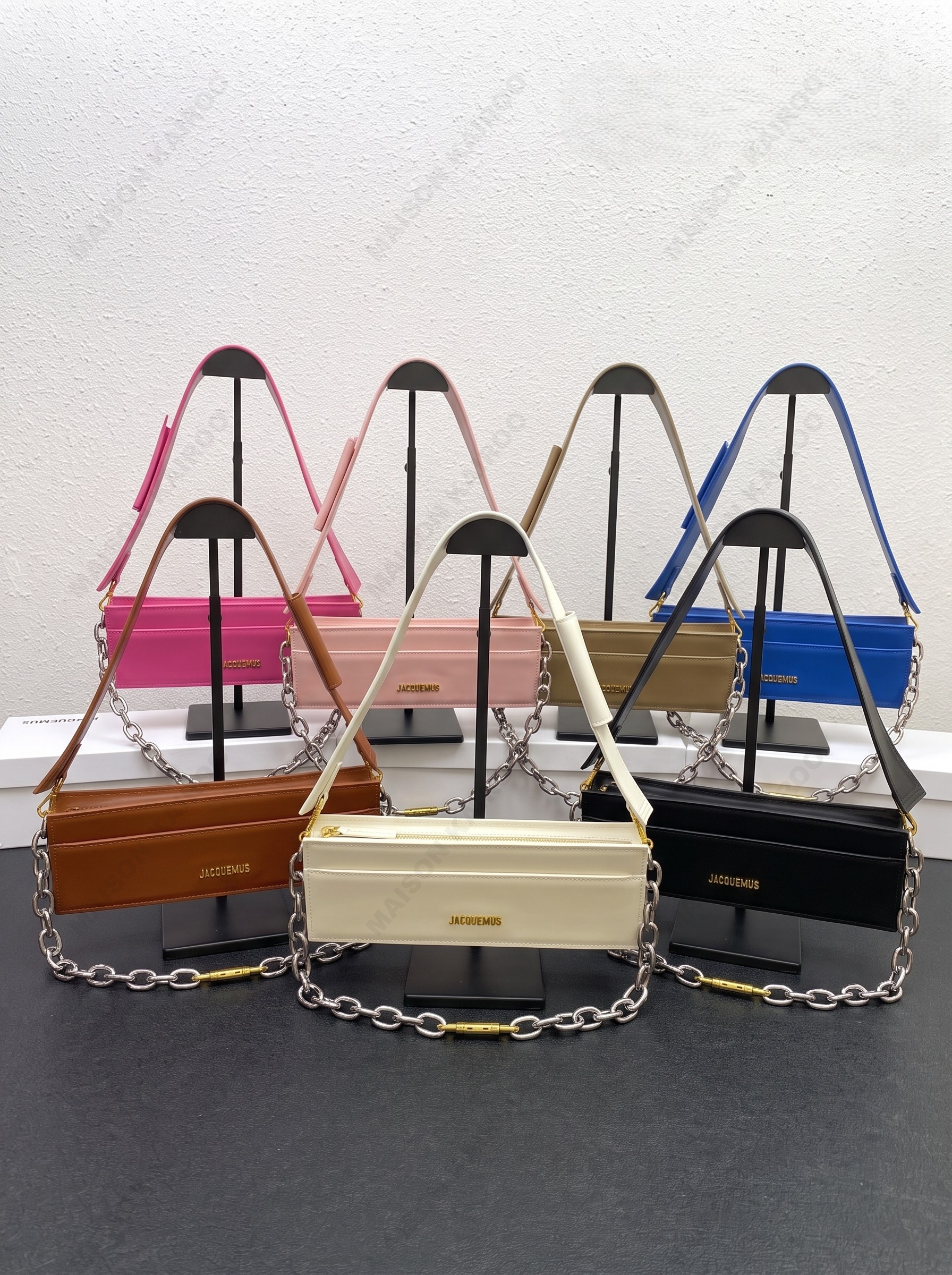 Jacquemus Le Ciuciu East West Smooth Leather Card Pochette Strap Chain Baguette Hobo Shoulder Bag - KAIROO