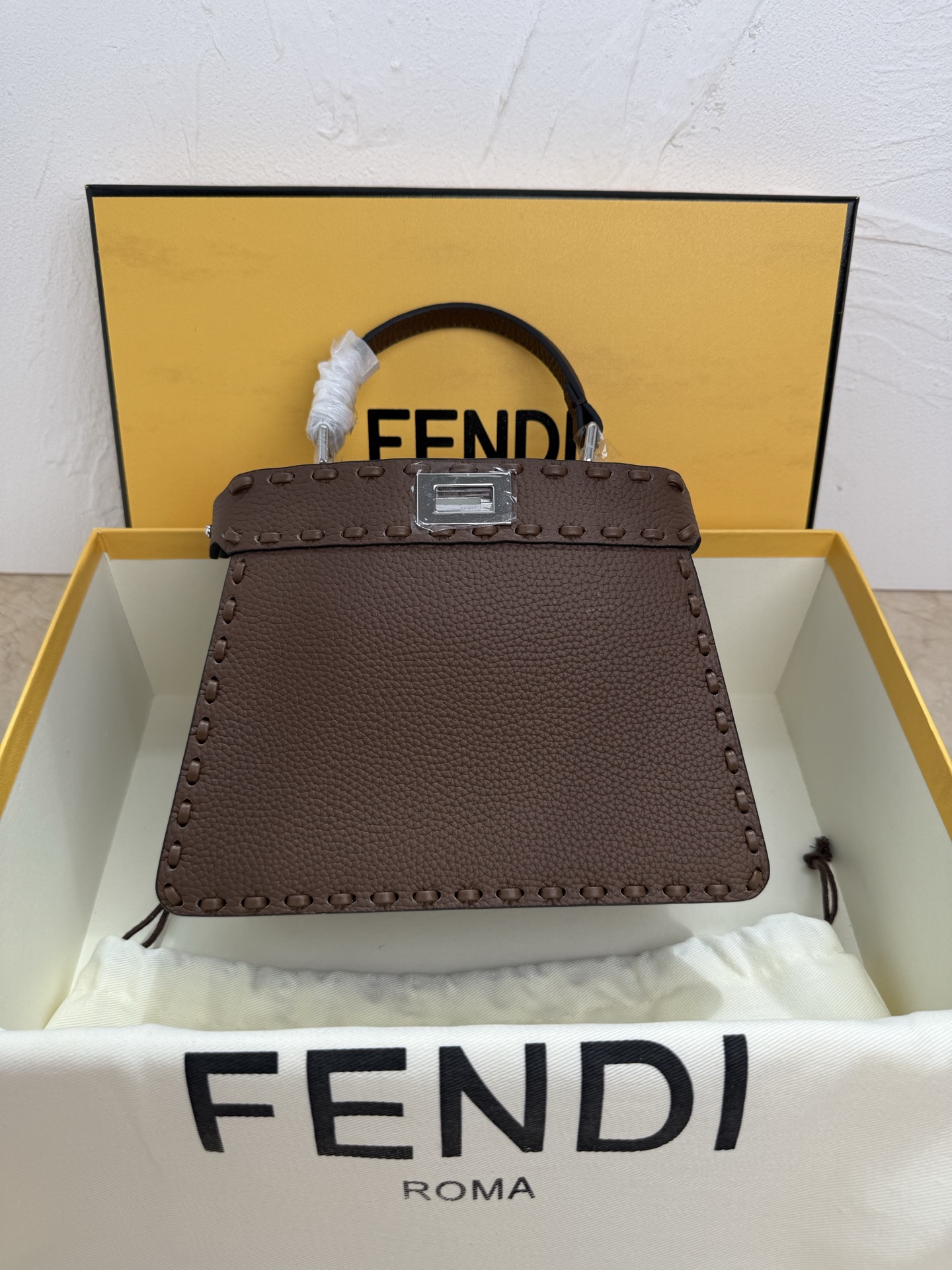 Fendi Bags 1PeekabooISeeU Litchi calf leather 8BN327 (10A Mirror Version)