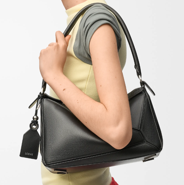Loewe Medium Featherlight Puzzle bag in nappa lambskin-Black