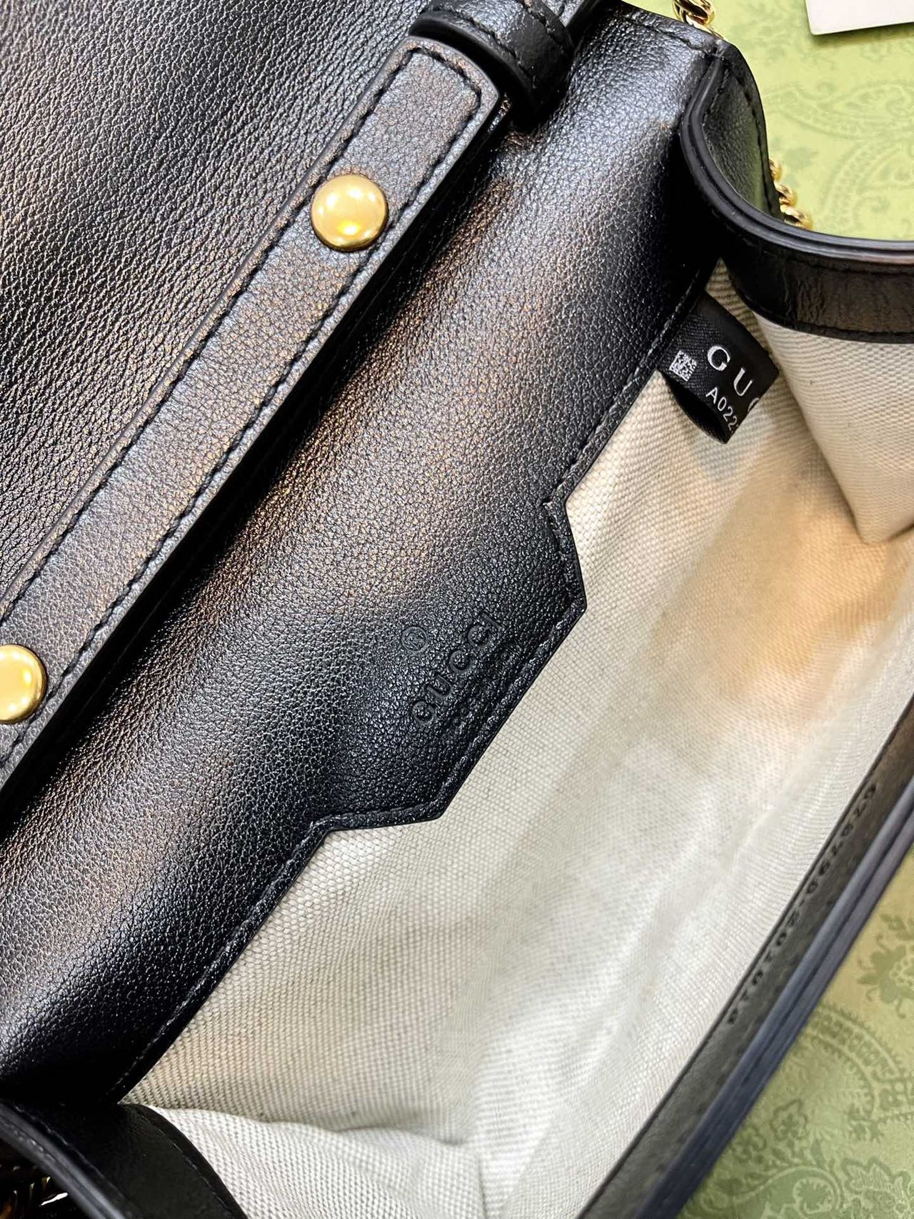 GUCCI bamboo joint double G chain baguette bag