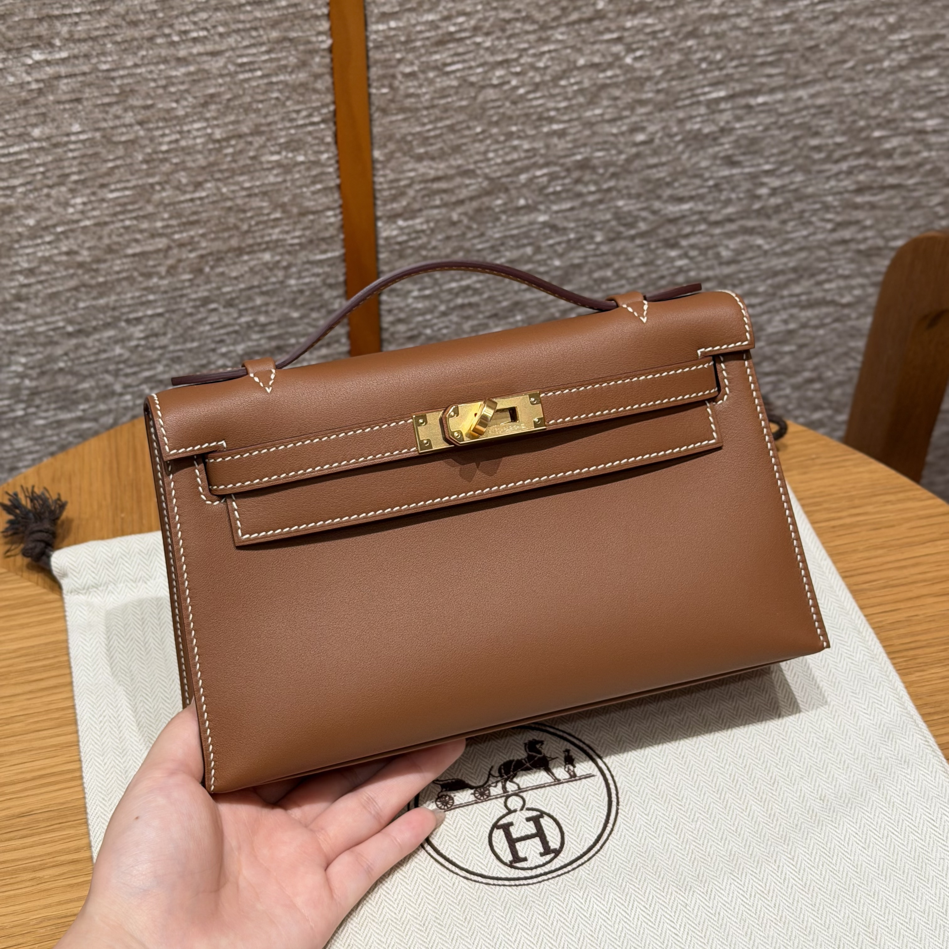 Hermes Gold Swift Kelly Pochette