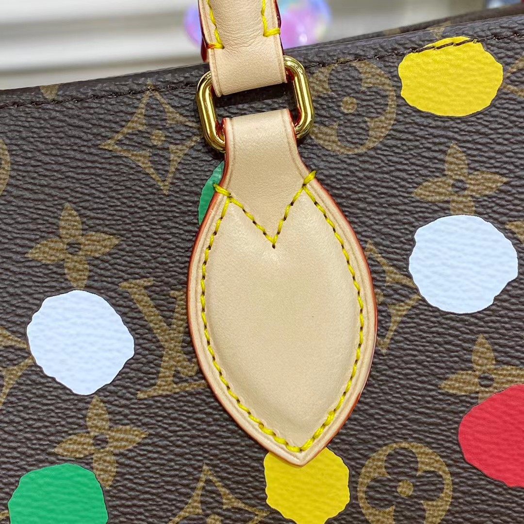 Louis Vuitton LV YK Onthego MM M46379