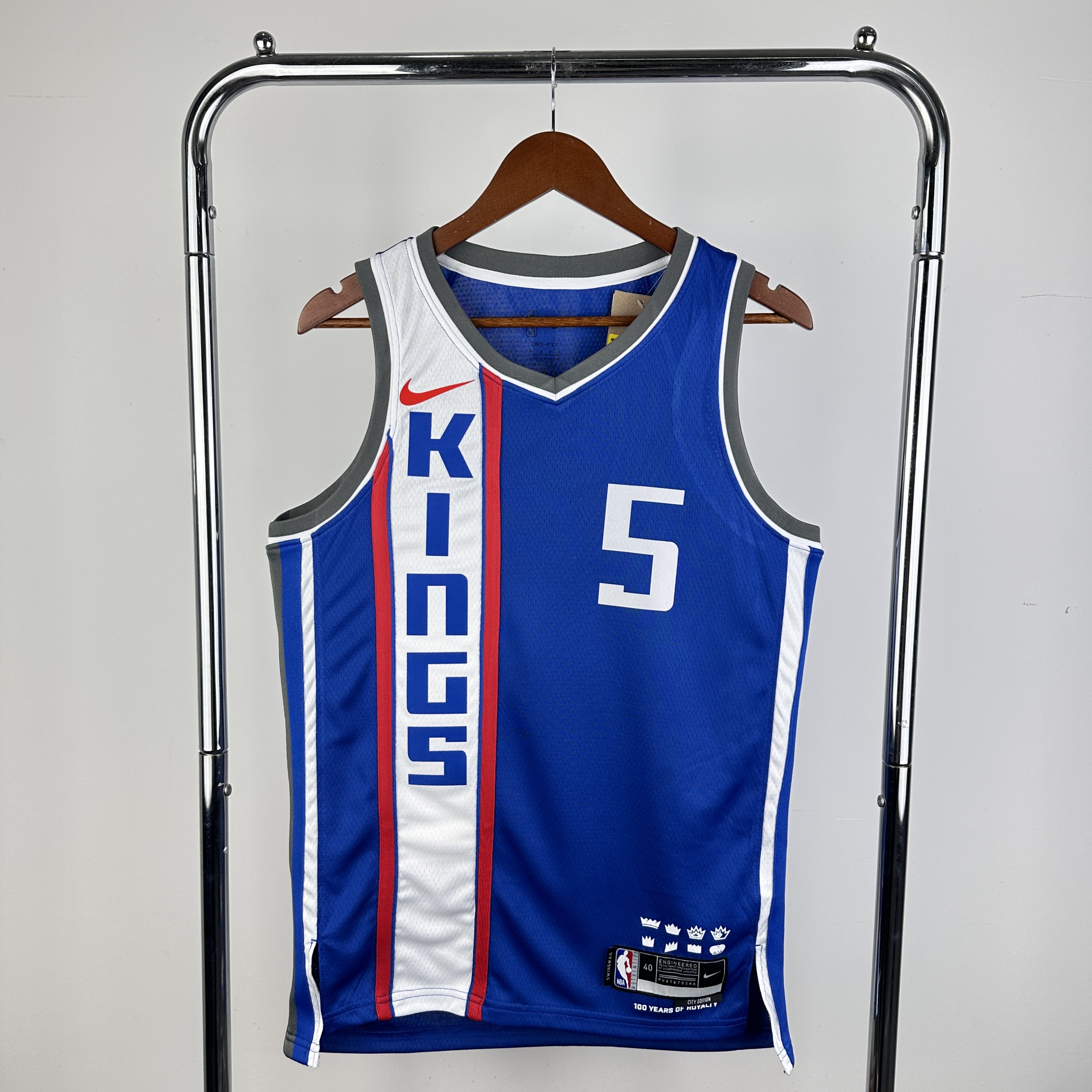 24 SEASON SACRAMENTO KINGS CITY  #5 FOX