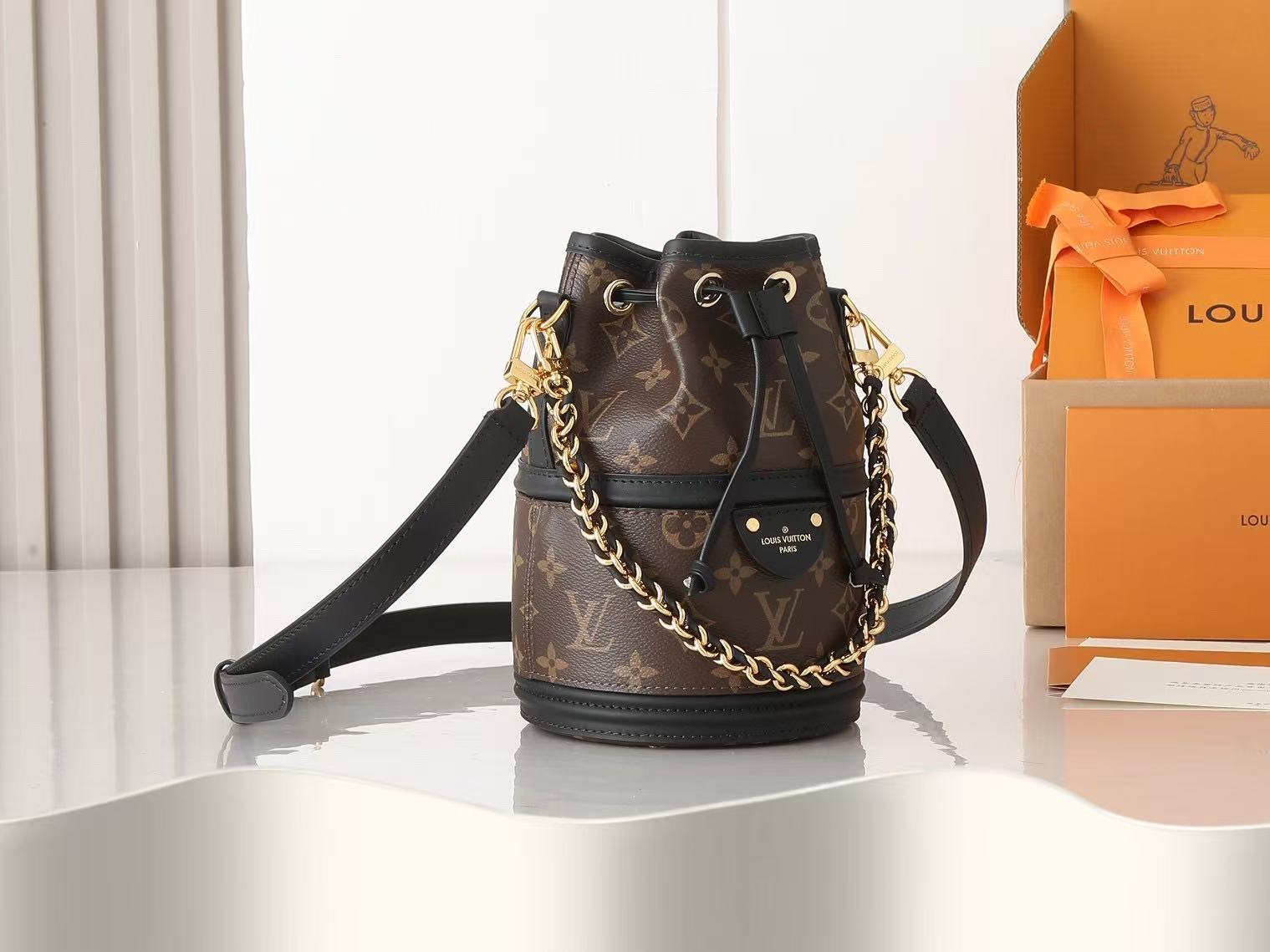Louis Vuitton LV New Bucket Bag Chain Bag