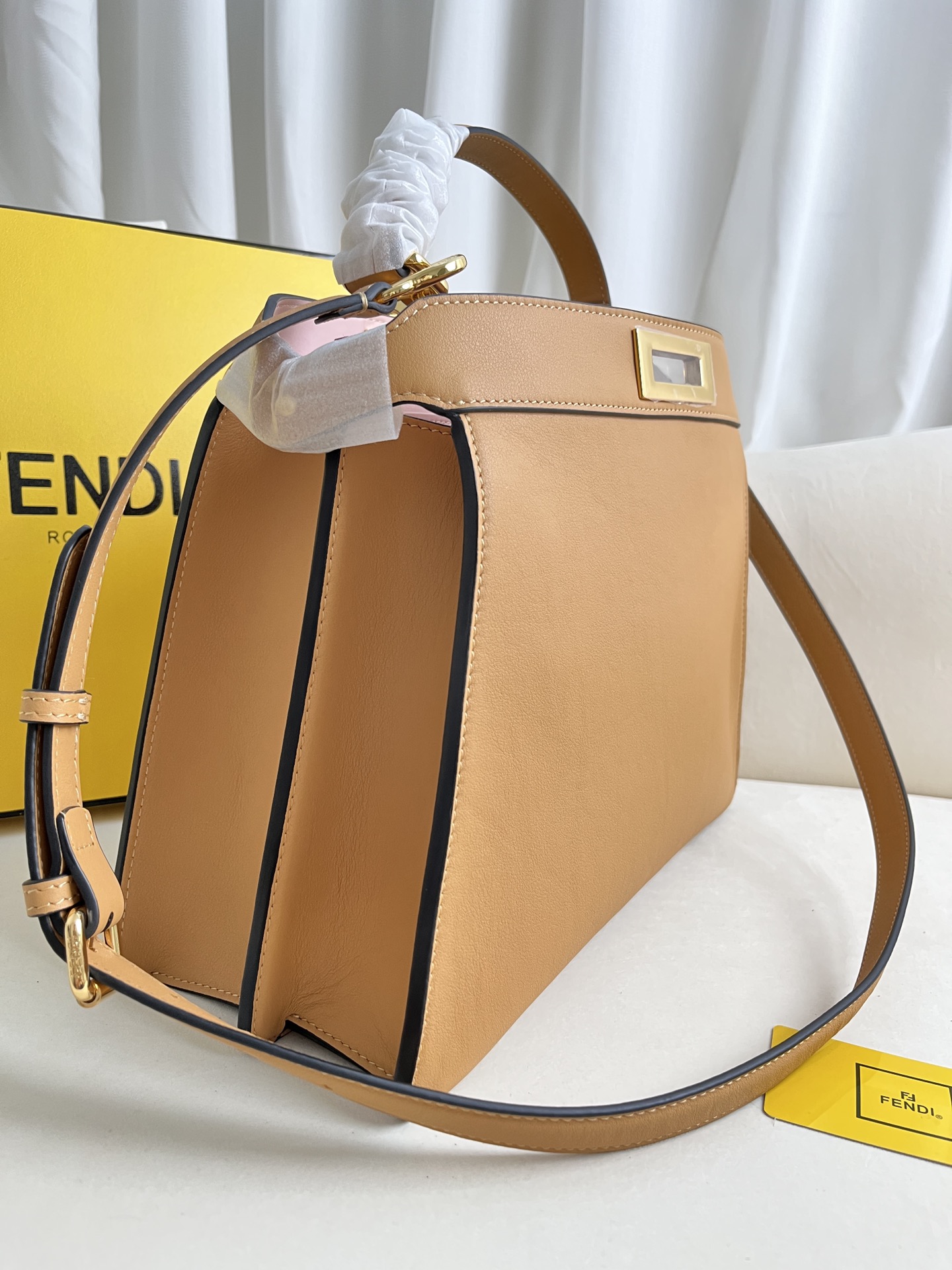 Fendi Iconic Peekaboo ISeeU Large Leather Bag-Dark beige