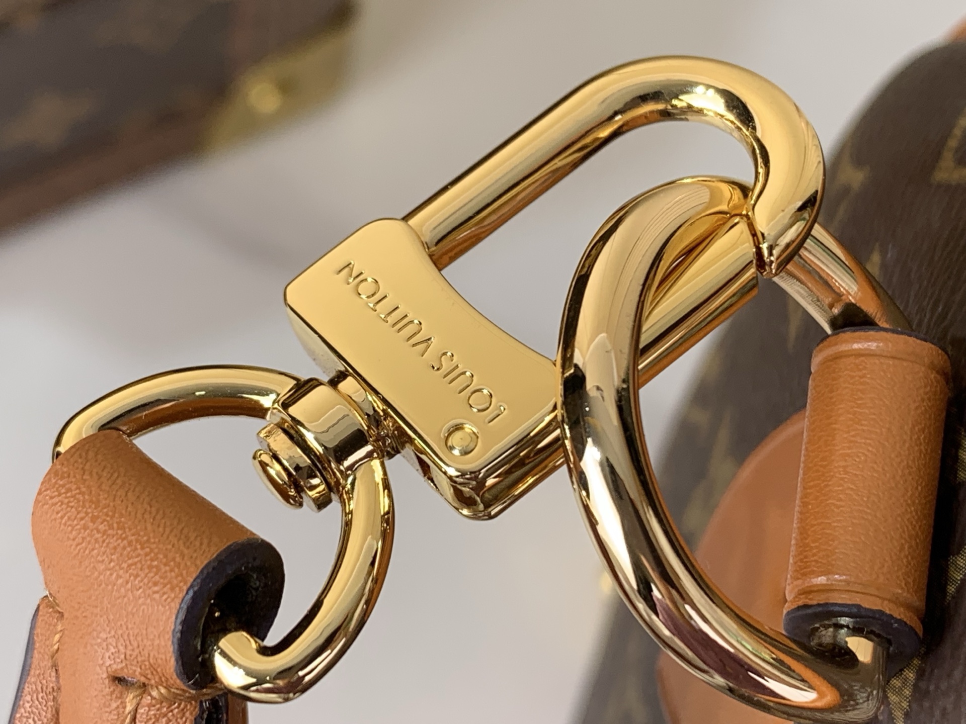 Louis Vuitton SPEEDY BANDOULIÈRE 30 Handbag