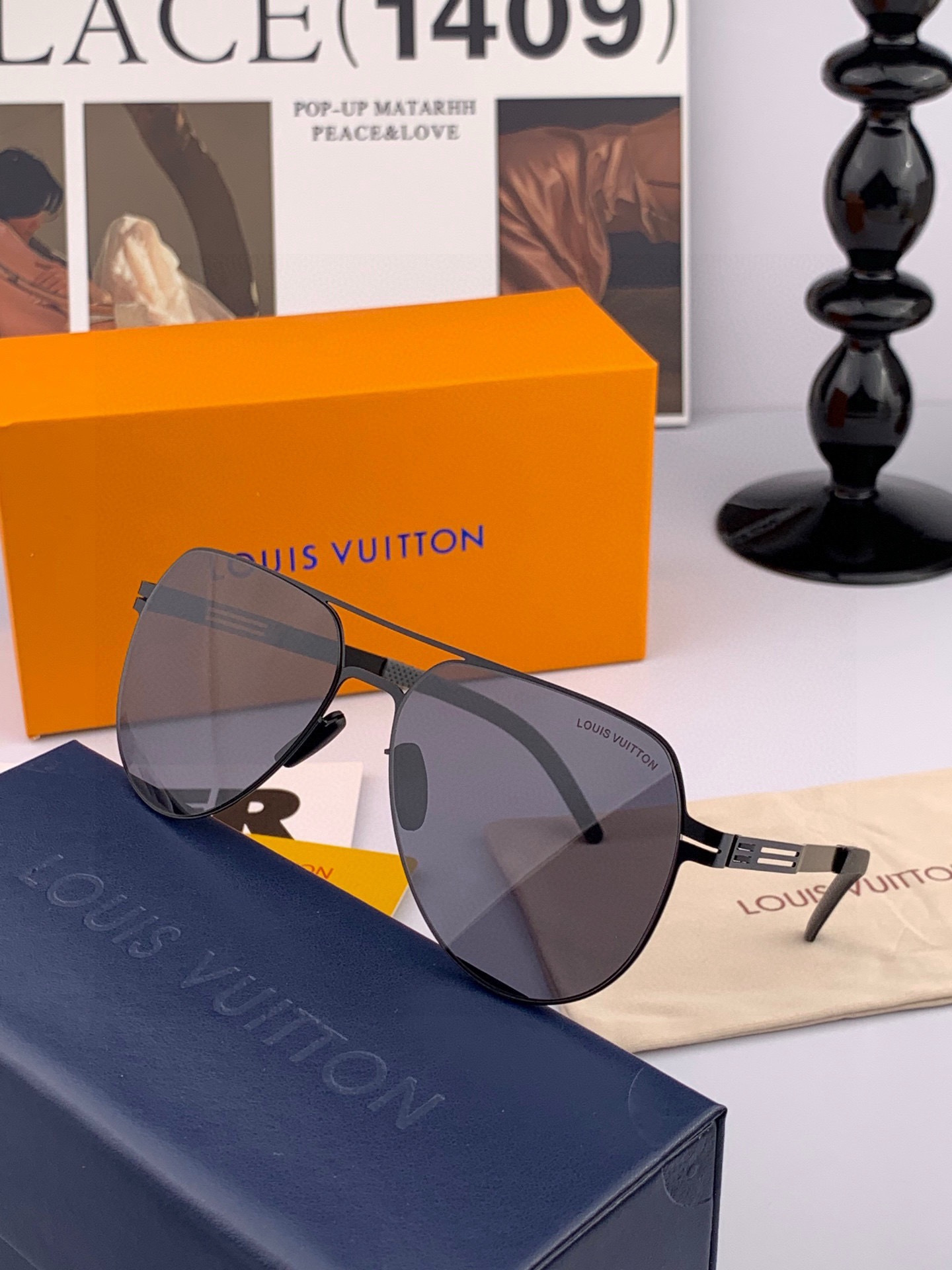 LV Unisex Pilot Sunglasses