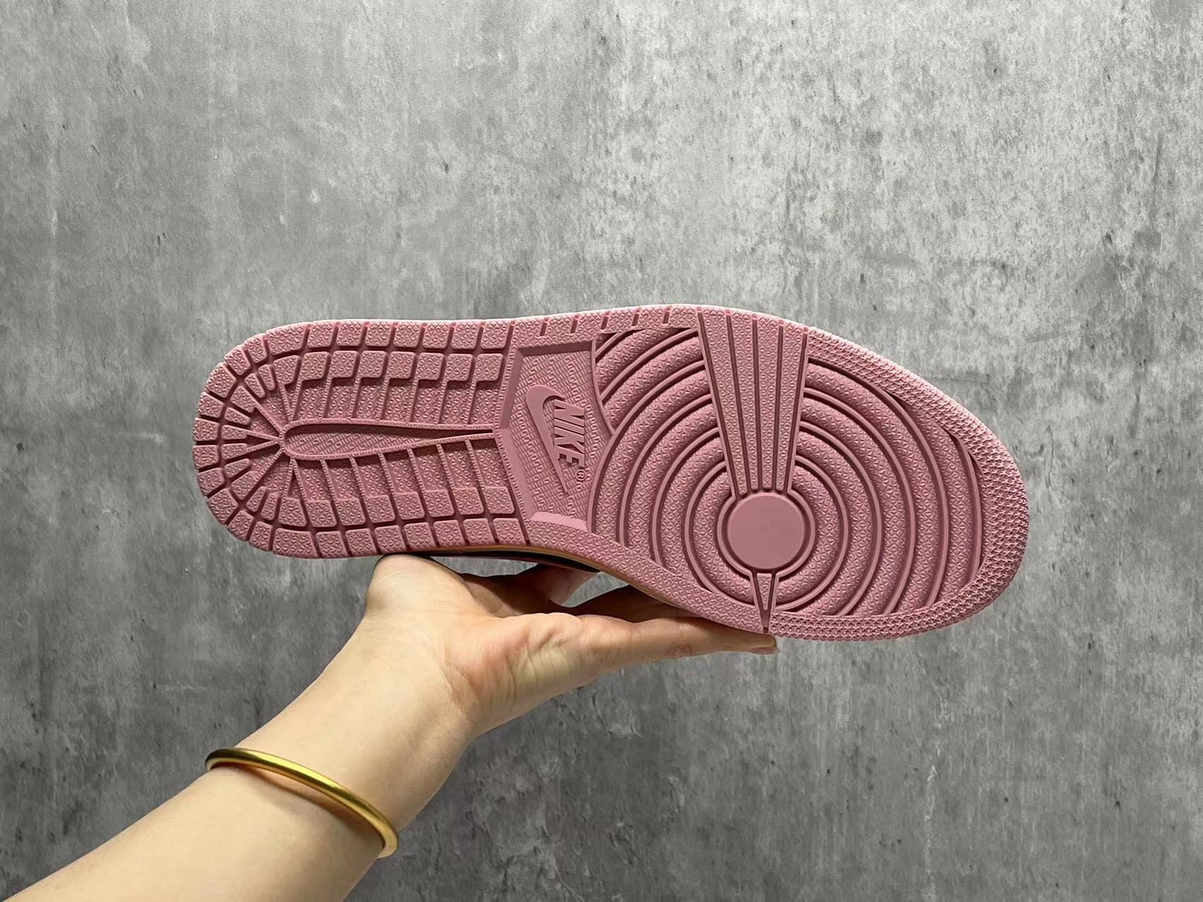 2025-26 AJ1 US Men's Sizes6 to 11 in half sizes Brown Pink Low cut Inverted Hook Shoes tianlong