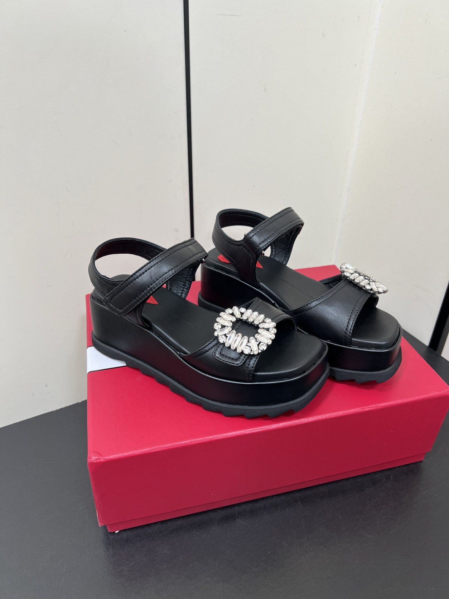 Roger Vivier Slidy Viv Platform Leather Sandal
