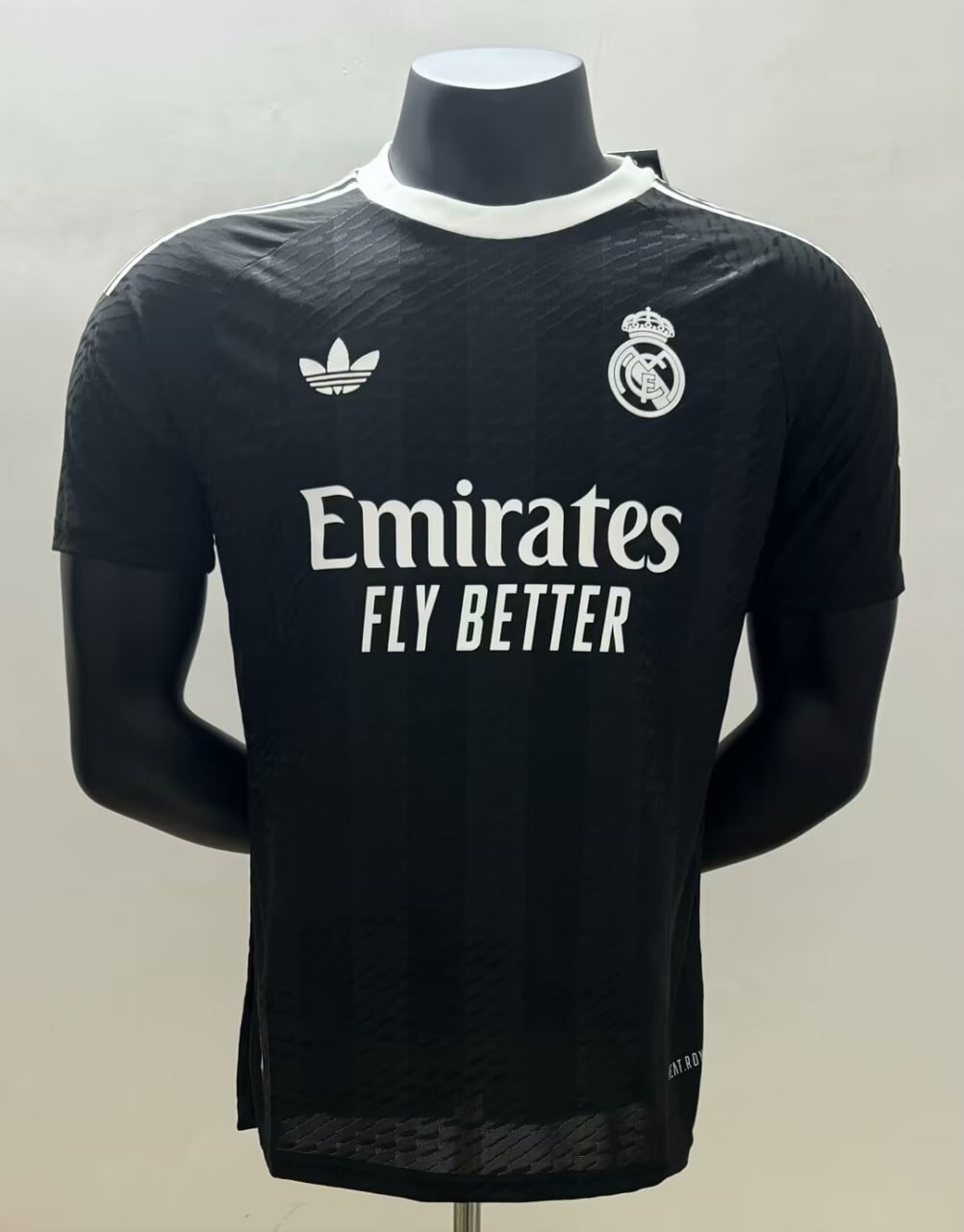 Real Madrid Goalkeeper Player Jersey 25/26