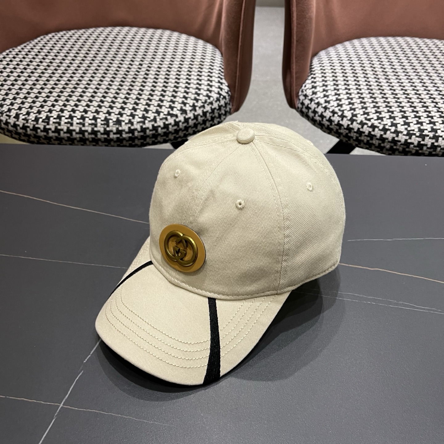 Gucci Interlocking G Leather Patch Cotton Baseball Cap Hat - KAIROO