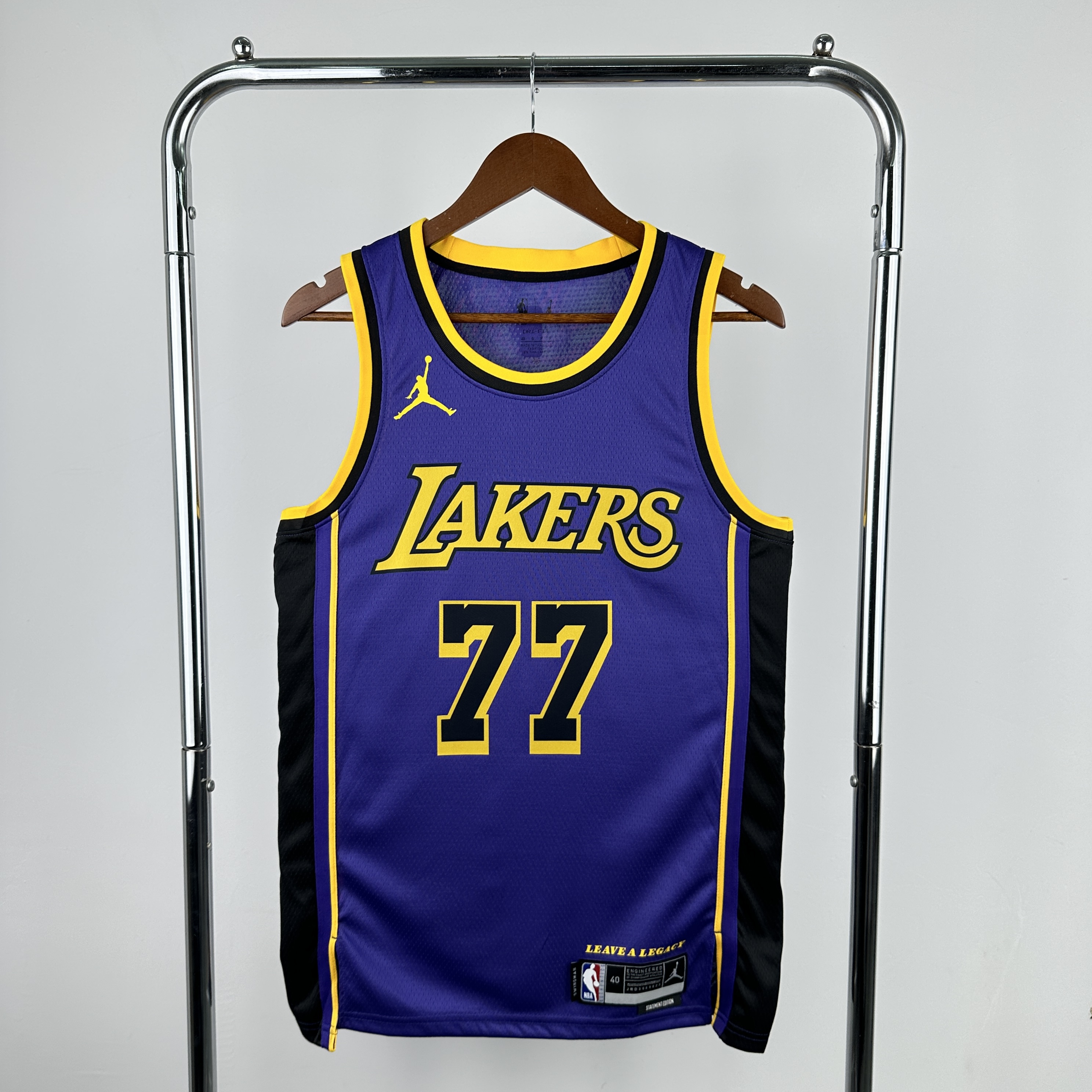 23 Season Lakers Flyer No. 77 Dončić