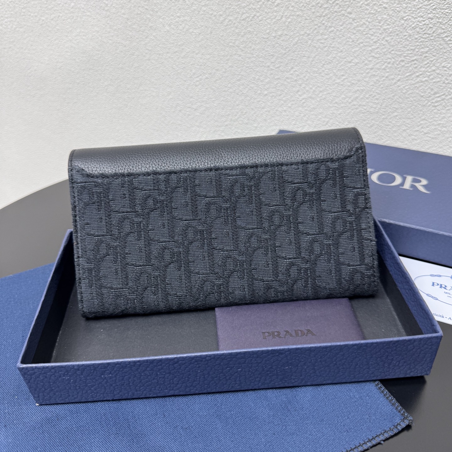 Dior Saddle Gravity Long wallet
