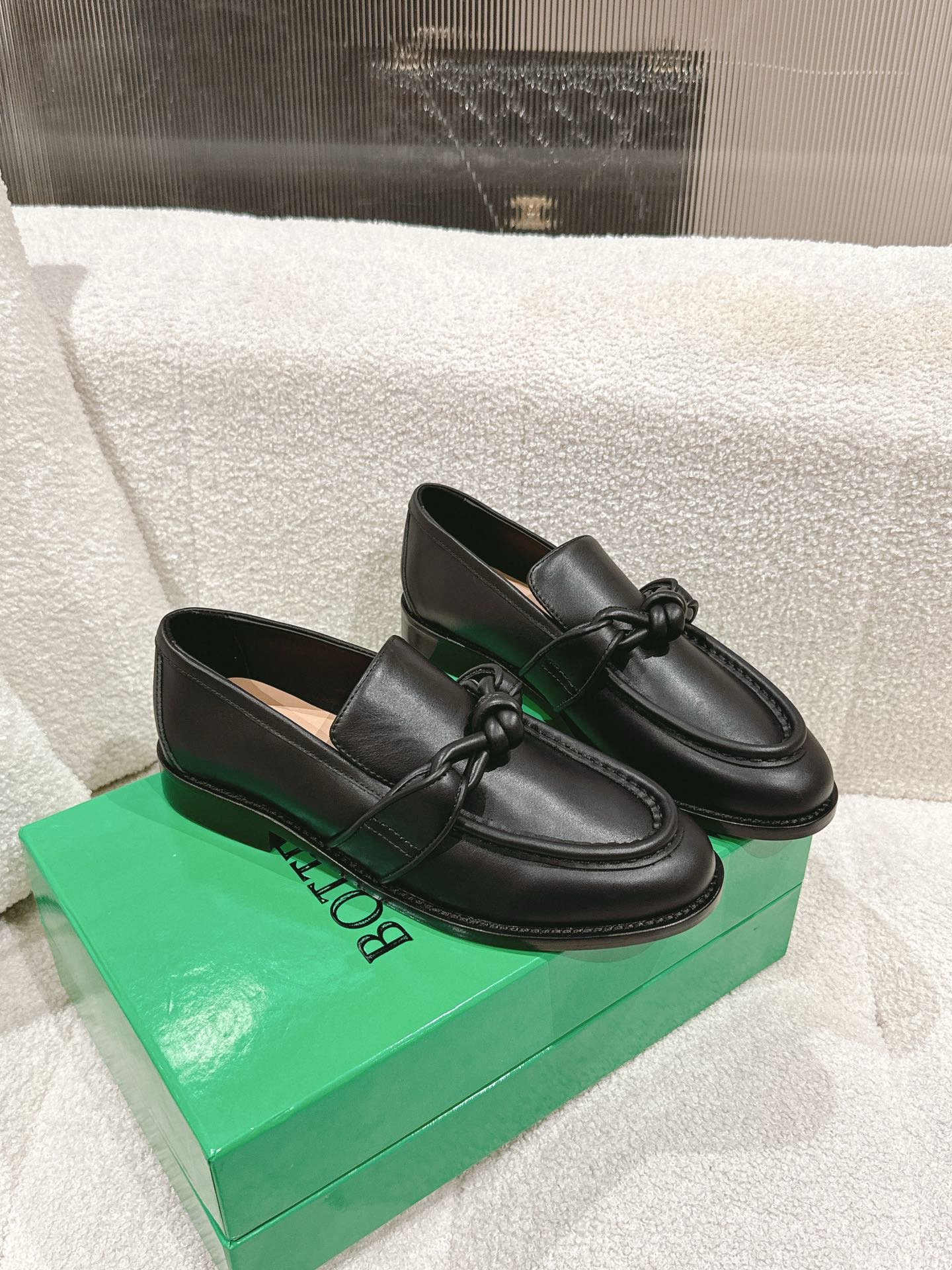 Bottega Unisex Astaire Leather Loafer in Black