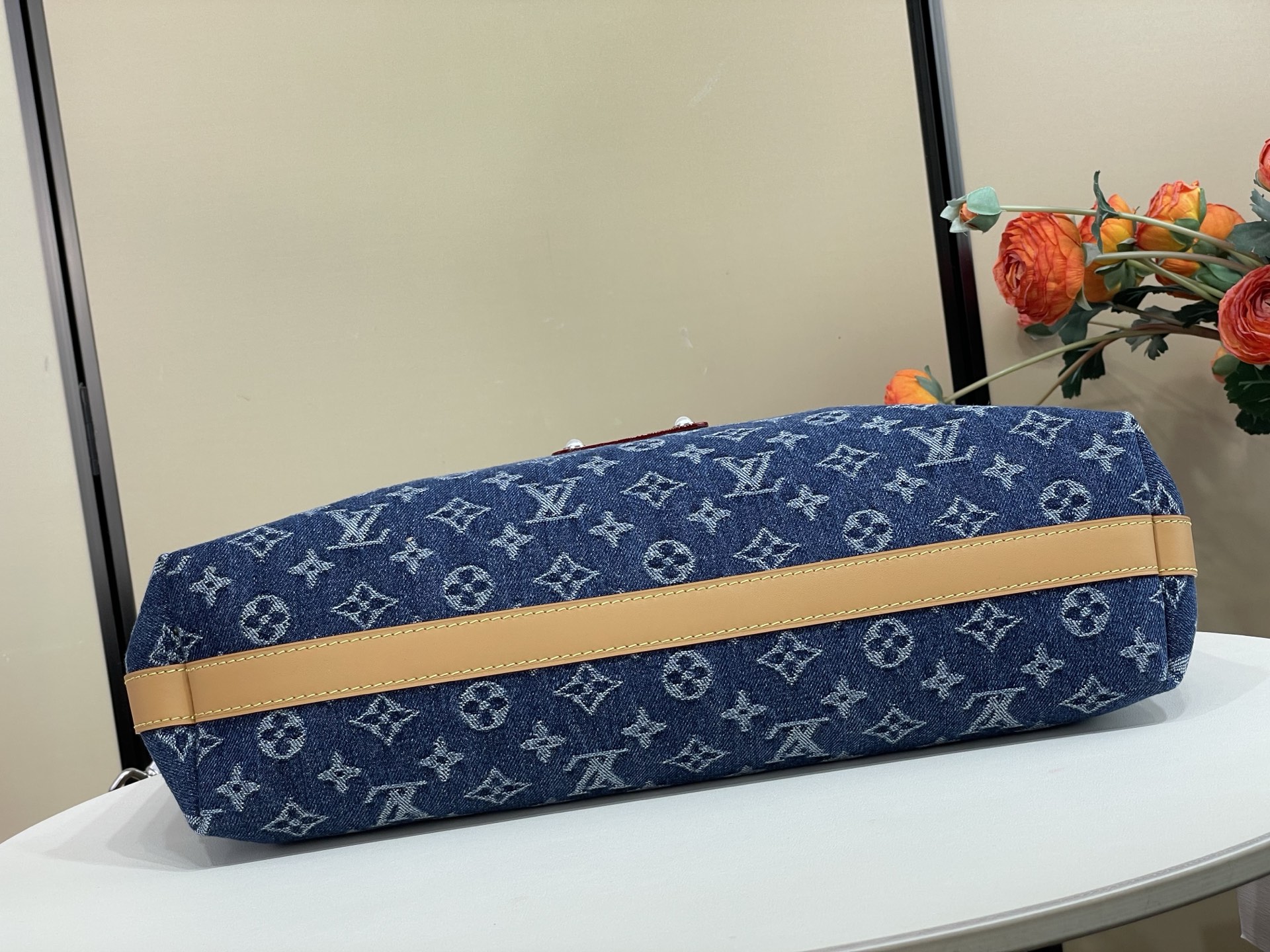 Louis Vuitton VAGABOND HOBO handbag