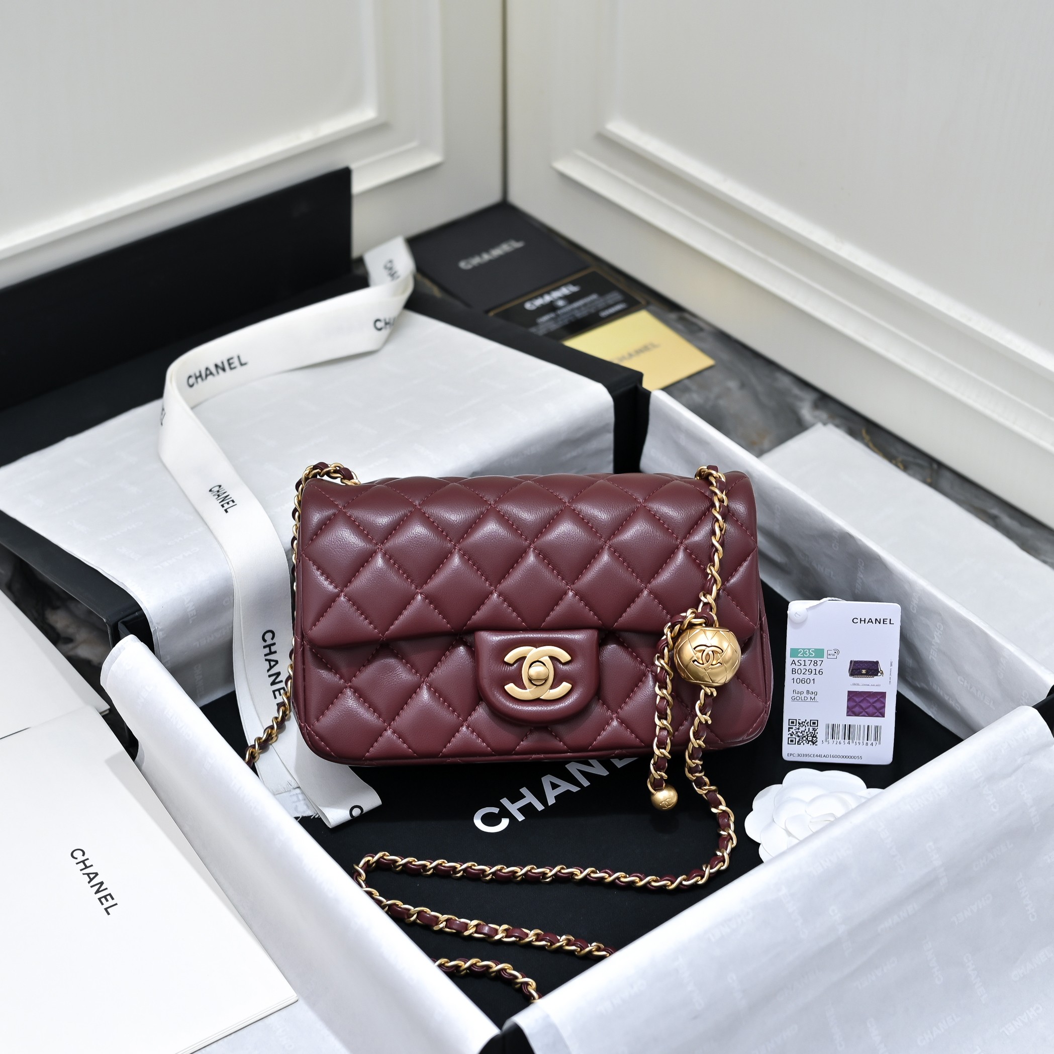Chanel Small Flap Crossbody Bag in Burgundy Lambskin AS1787