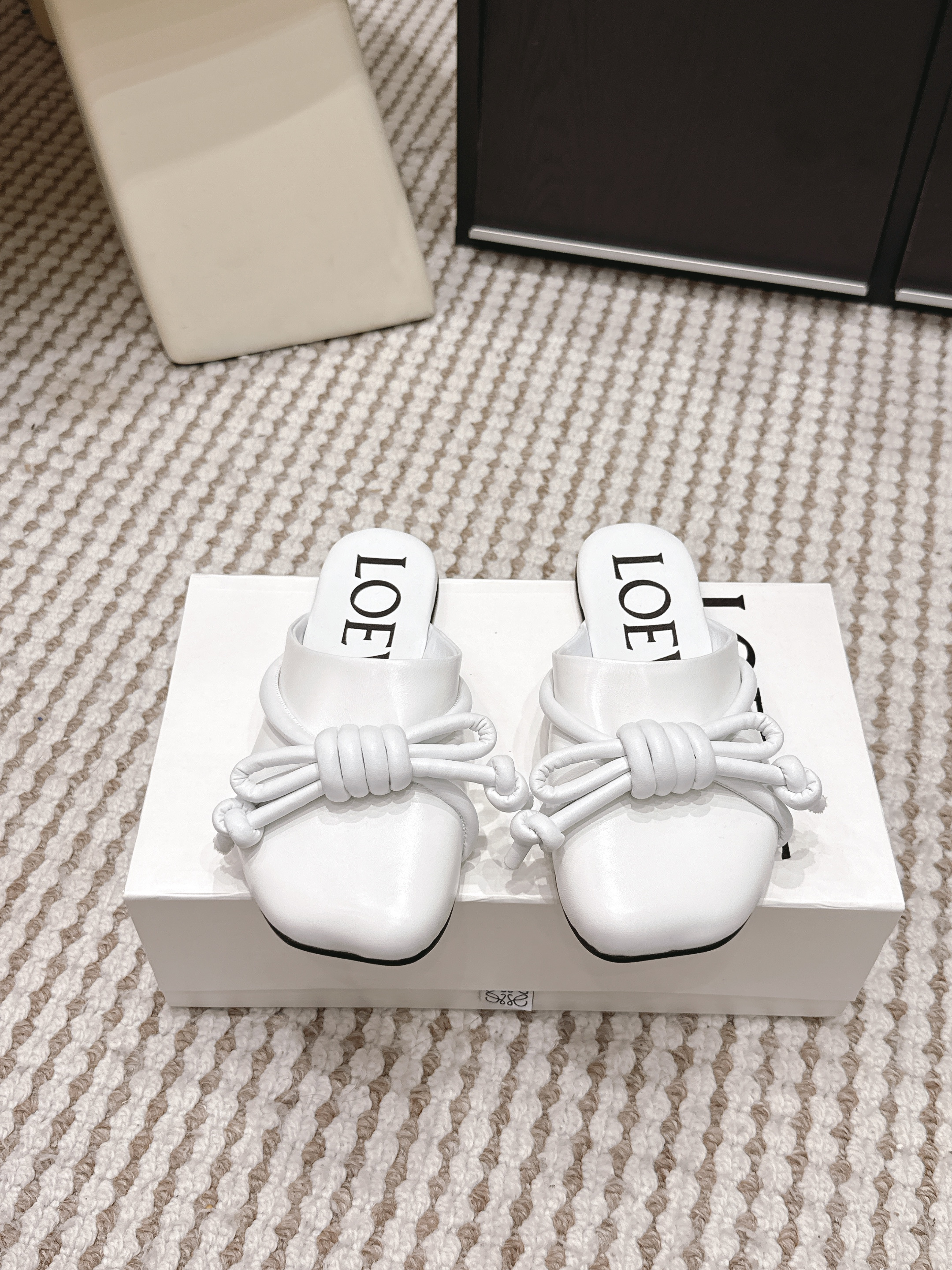 Loewe Smooth Leather Oversized Padded Knotted Bow Closed Square Toe Mules Flat Slippers - KAIROO