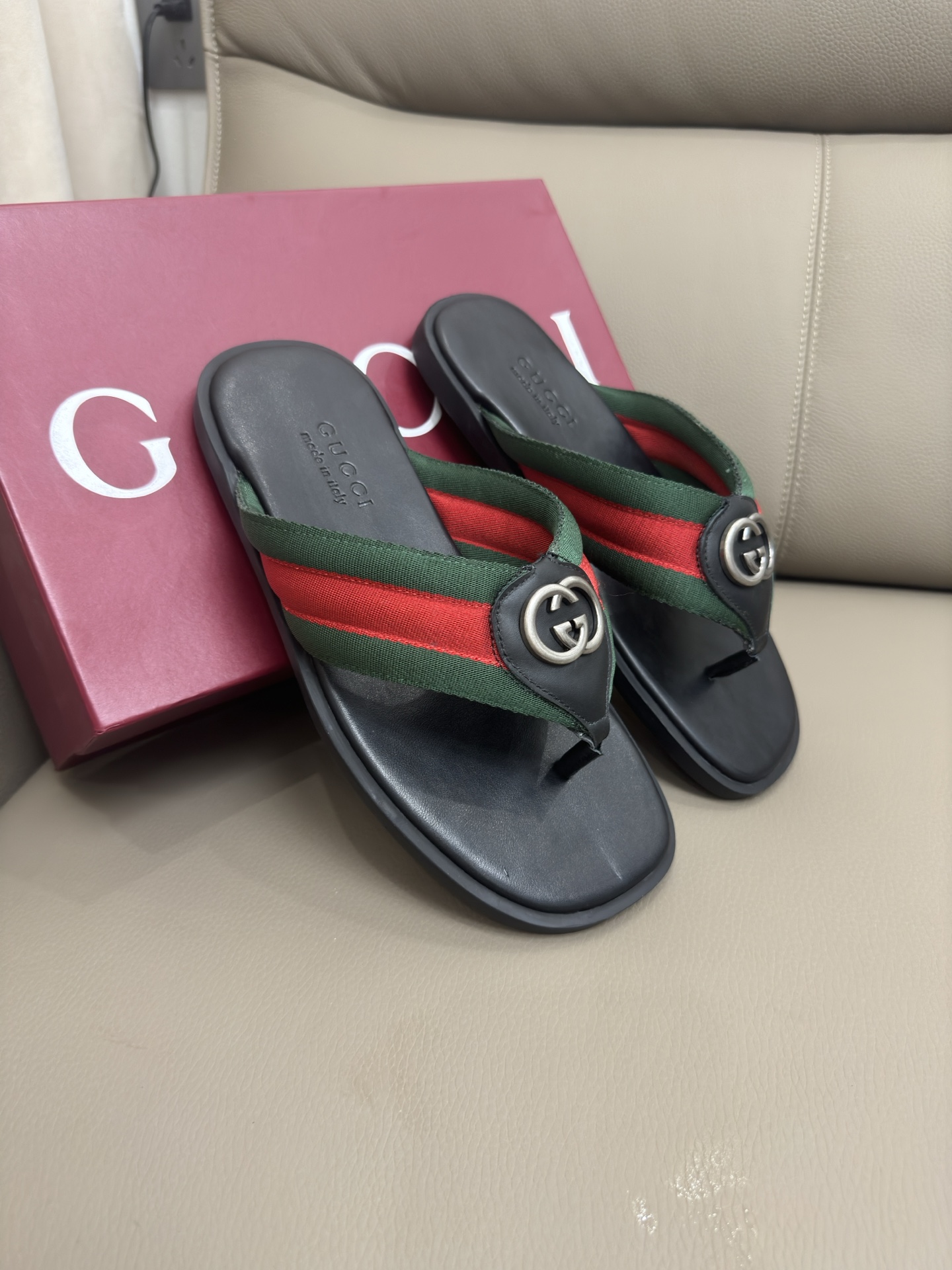 Men's Gucci slide sandal