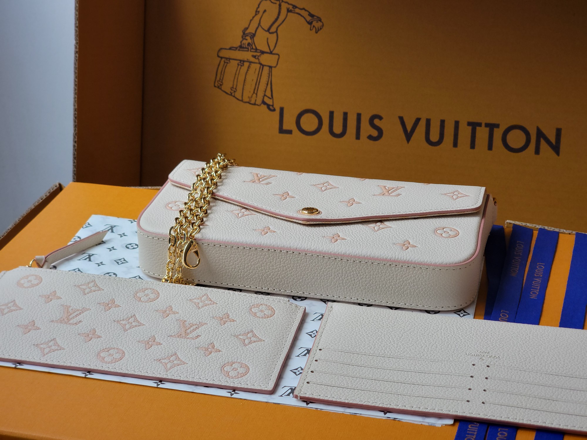 Louis Vuitton LV Bags POCHETTE FELICIE Leather M15968