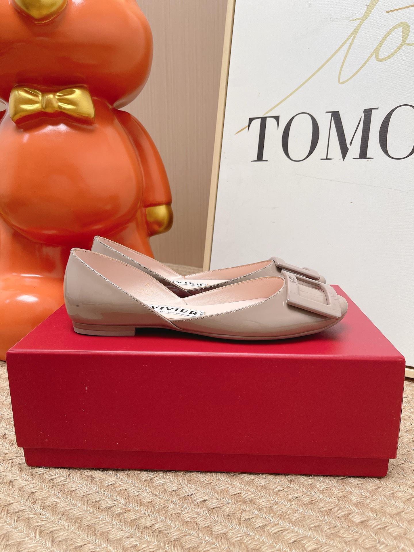 Roger Vivier Rose Shiny Leather Ballet Flat
