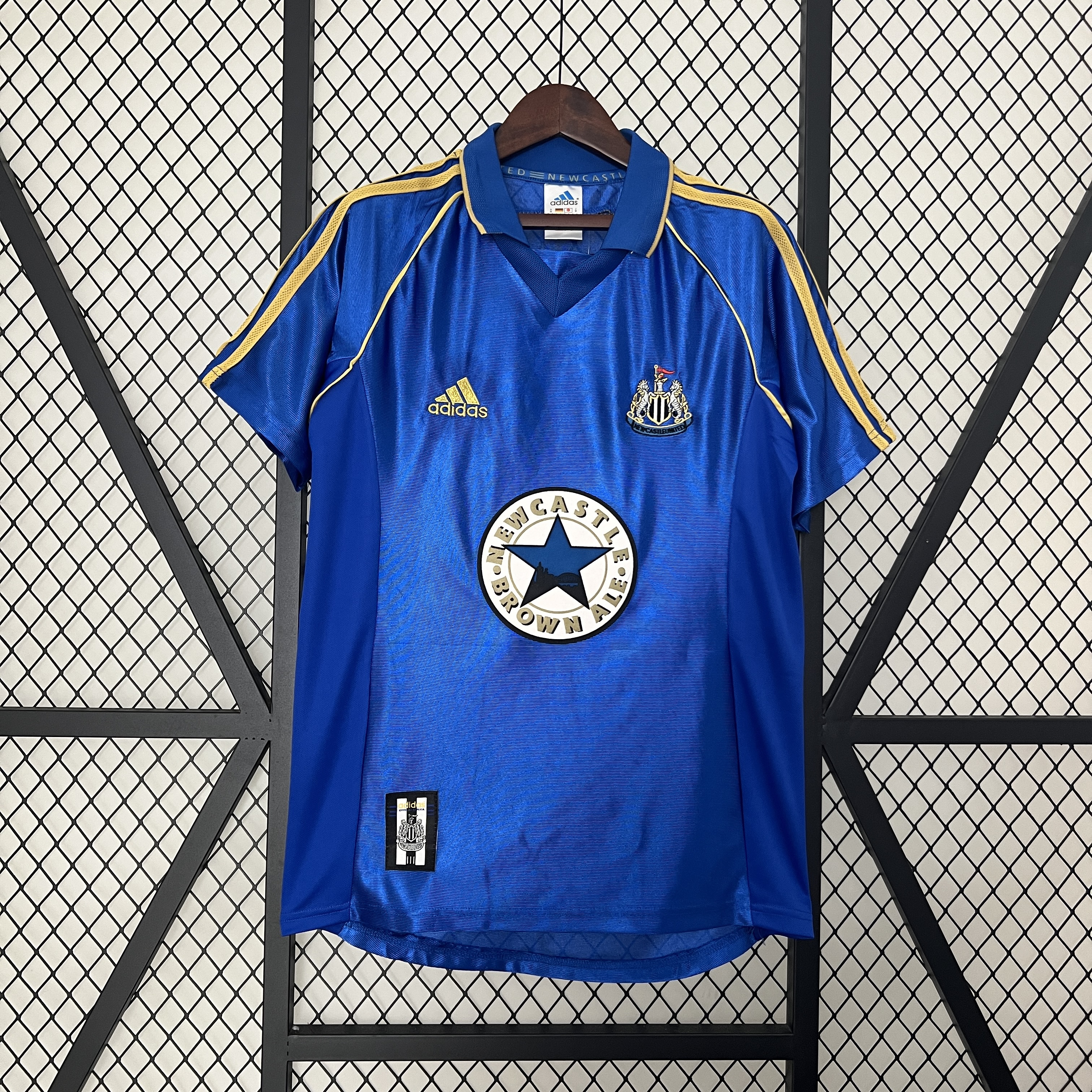 Retro Newcastle 1998/99 Away