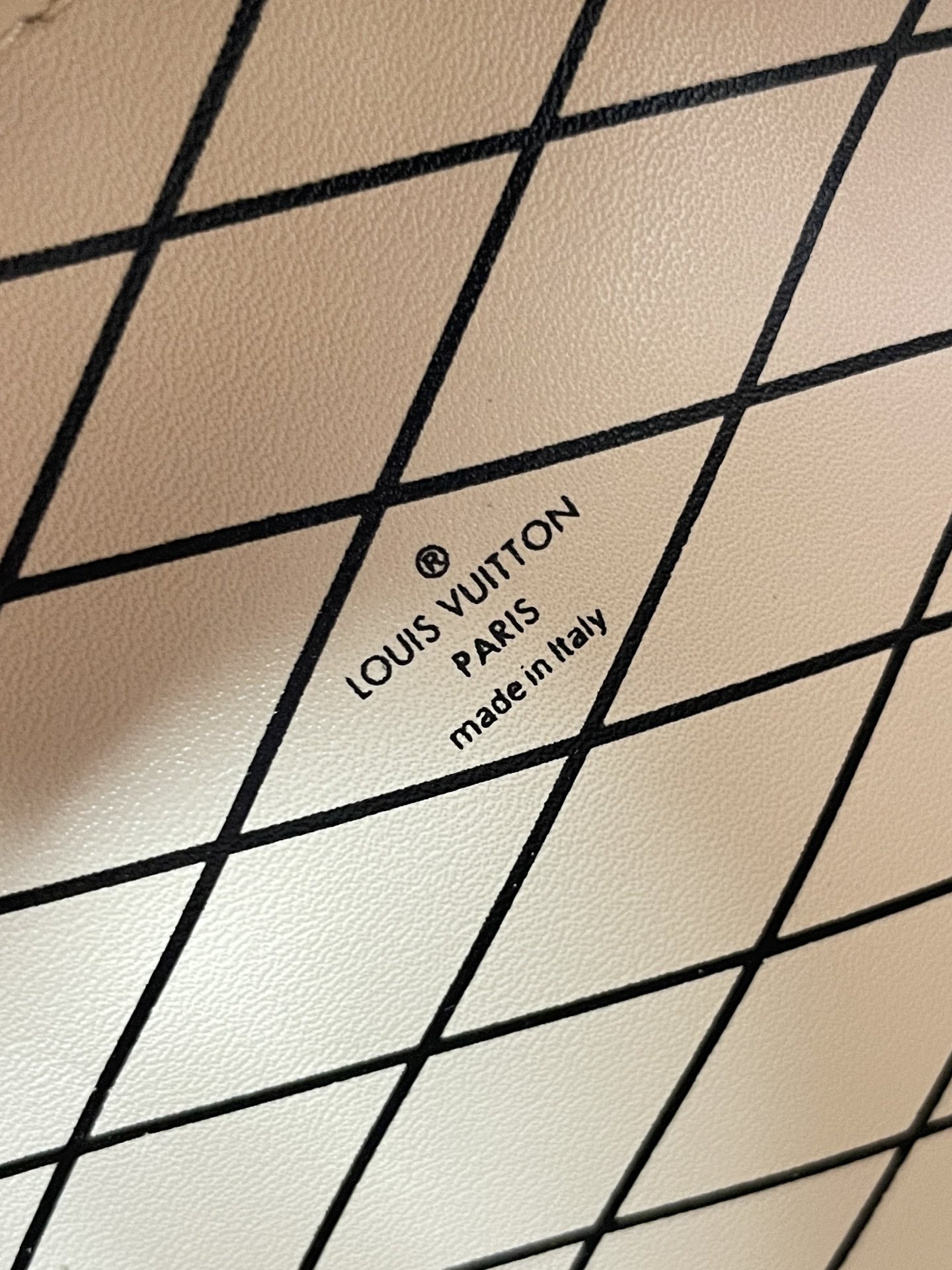 Louis Vuitton LV Boite Chapeau M44699