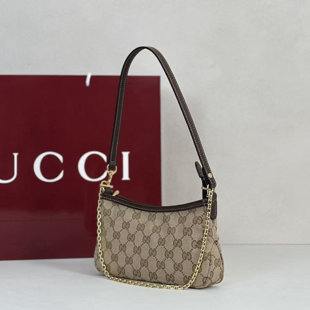 GUCCI gold chain single-shoulder bag