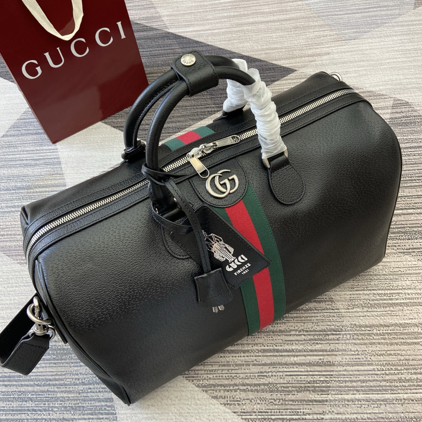 Gucci Bags Savoy Natural Gloss Black Soft Leather 834460