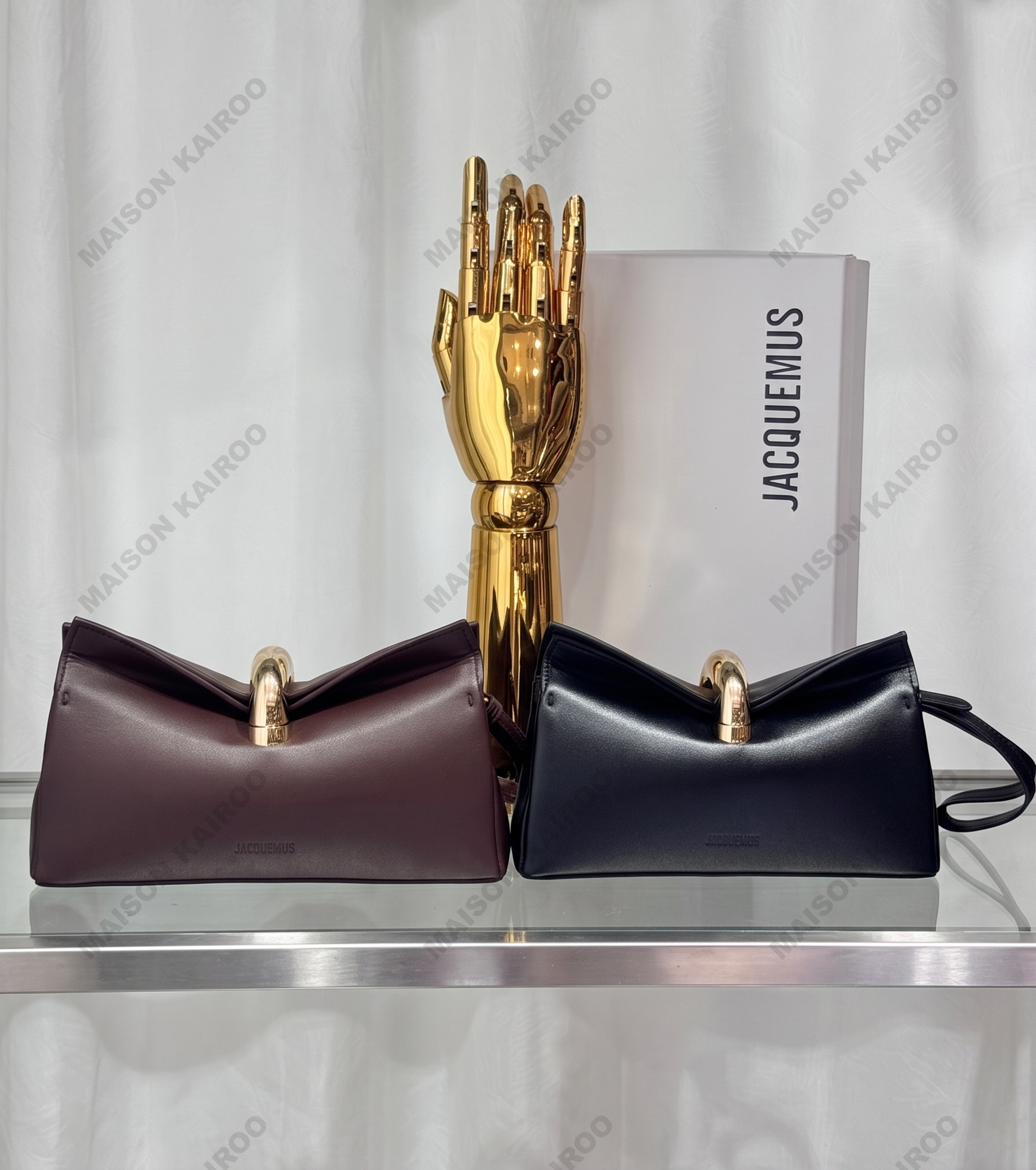 Jacquemus The Valérie Clutch East West Smooth Leather Ring Bar Metal Lock Wristlet Clutch Bag - KAIROO