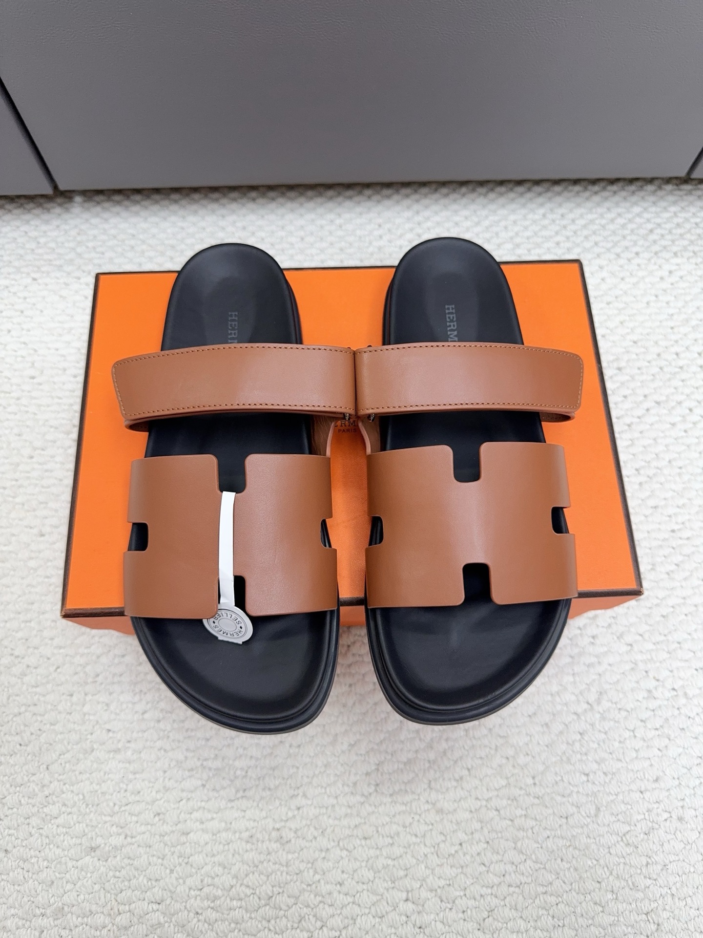 Hermes Chypre Unisex leather Sandals