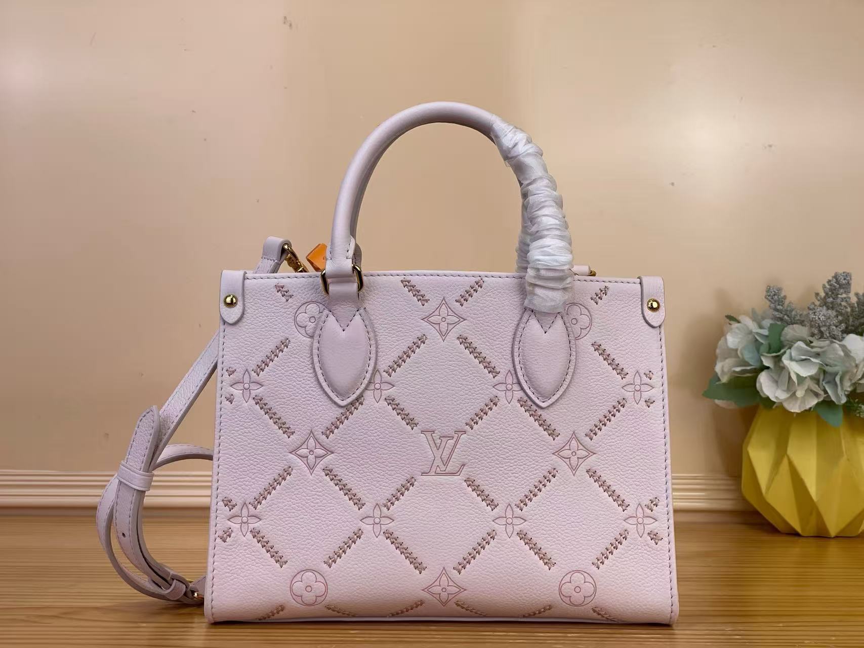 Louis Vuitton LV new pink embroidered OnTheGo small handbag