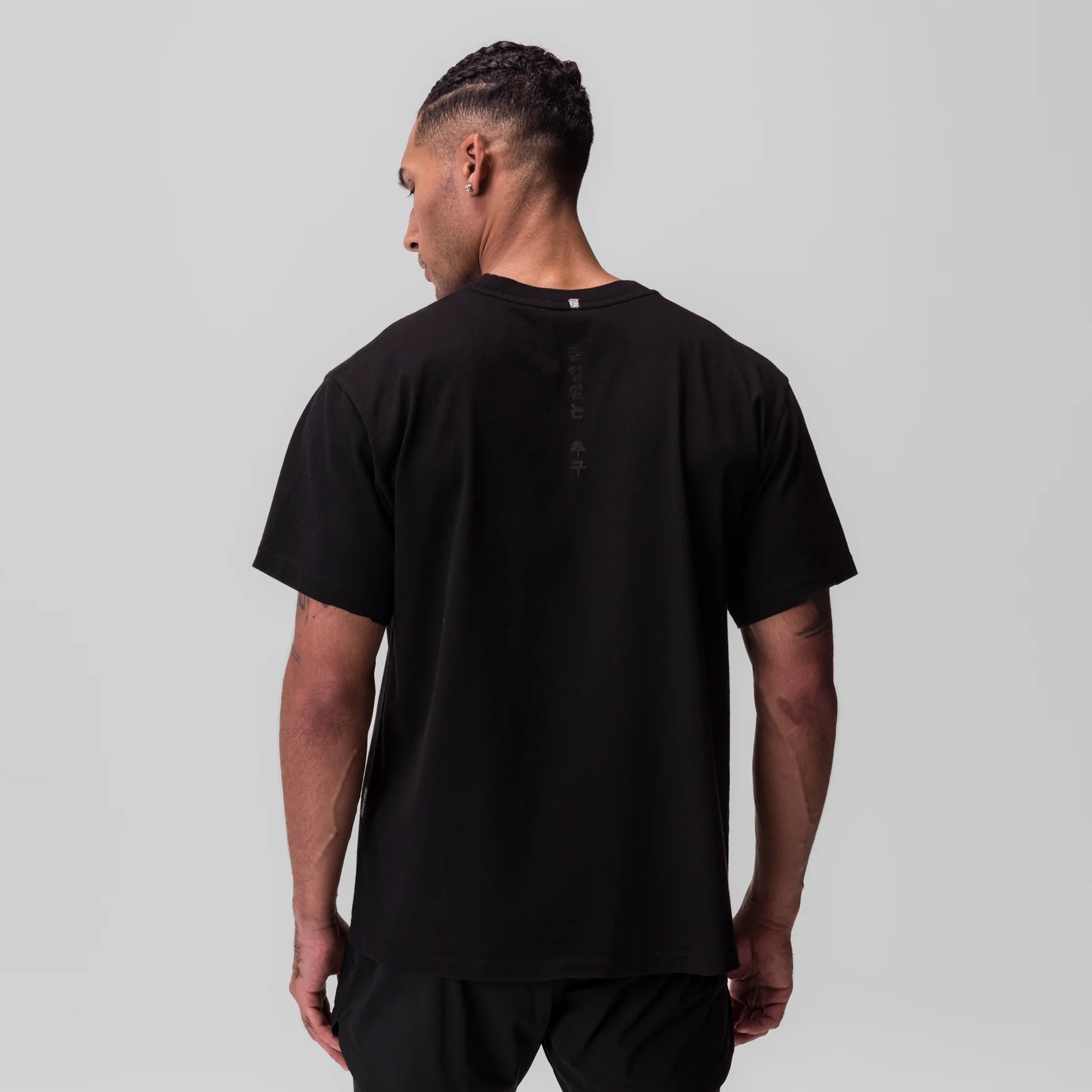 0797. Tech Essential Relaxed Tee - Black