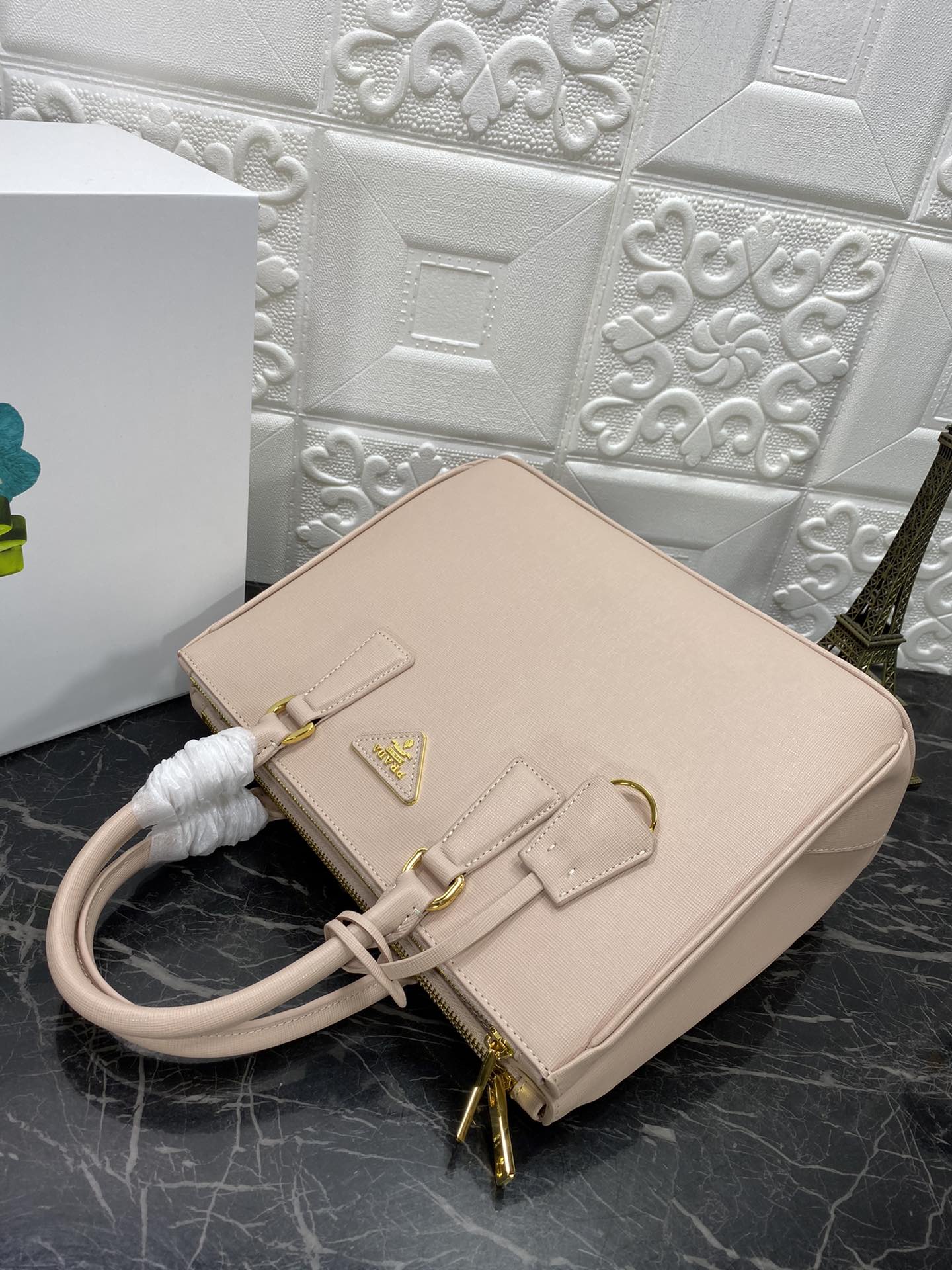 Prada GALLERIA 32 BAG IN BEIGE SAFFIANO LEATHER
