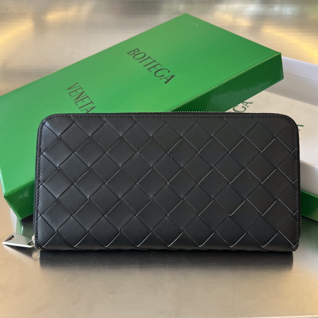 Bottega Veneta Large Zippy Around Wallet Wallet in Black/Green Intreccio Leather