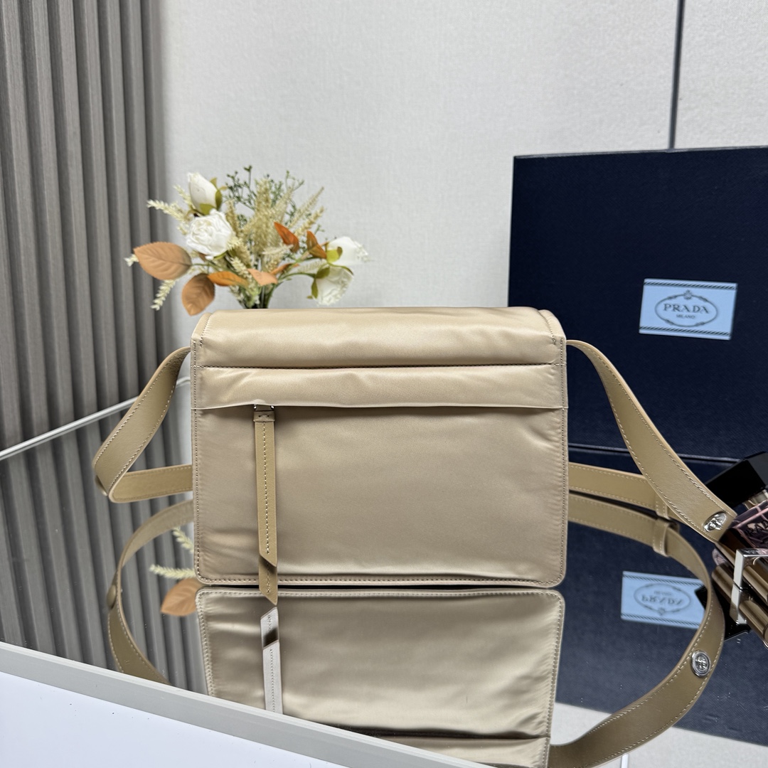 Prada Traveller small padded Re-Nylon shoulder bag-Beige 1BD313