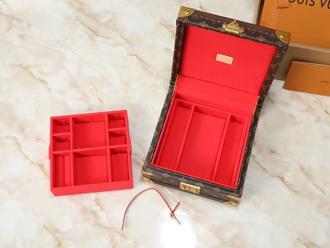 Louis Vuitton LV bags  jewelry trunk