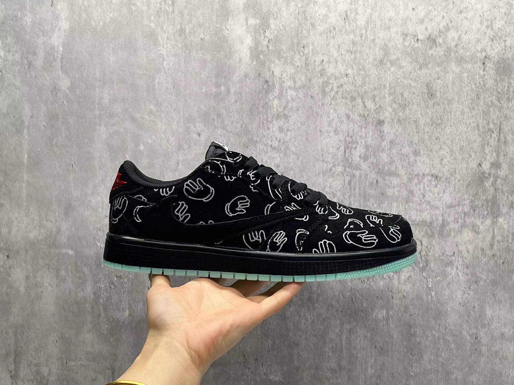 2025-26 AJ1 US Men's Sizes6 to 11 in half sizes Co-branded Black Low cut Inverted Hook Shoes tianlong