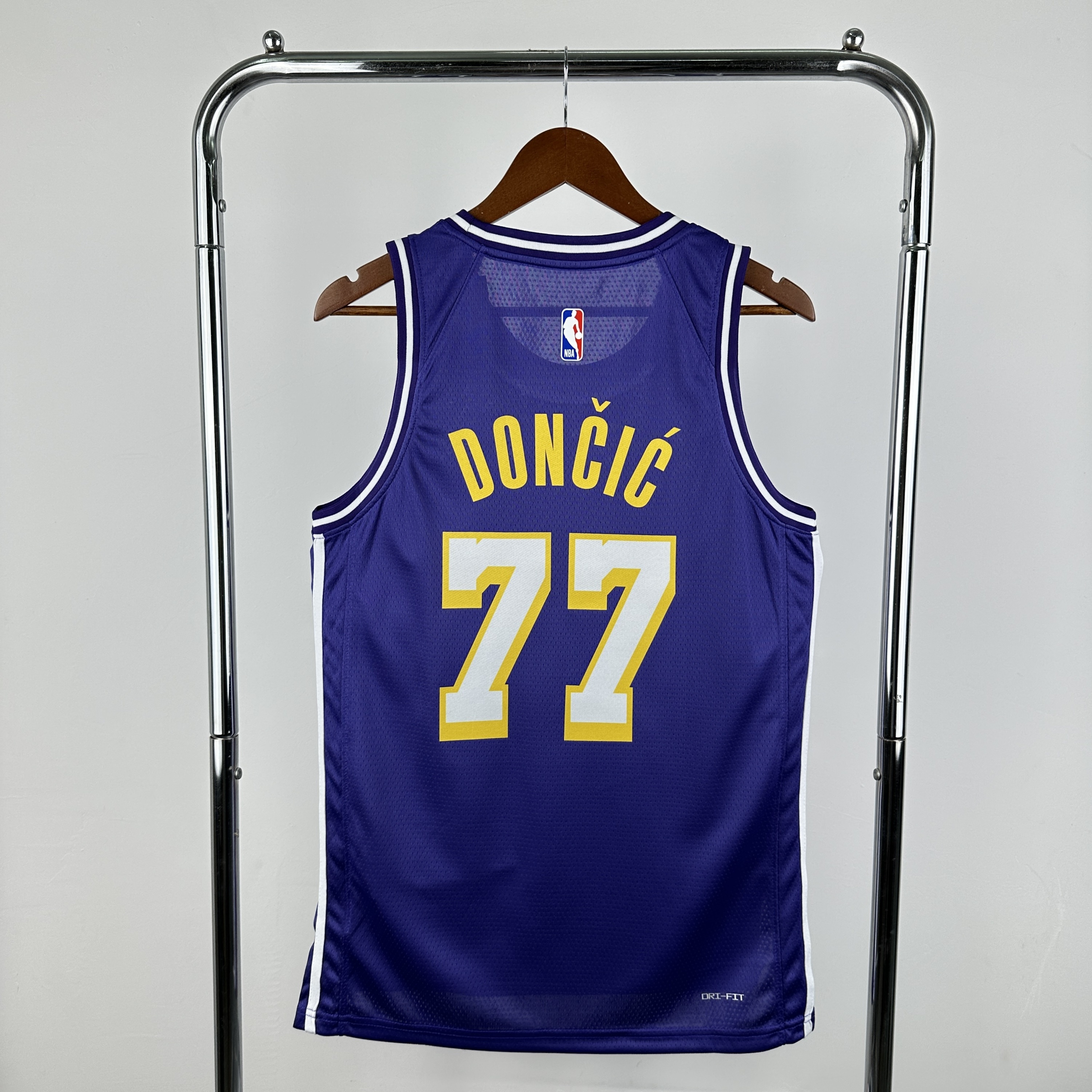 26 Season Lakers City Editon #77