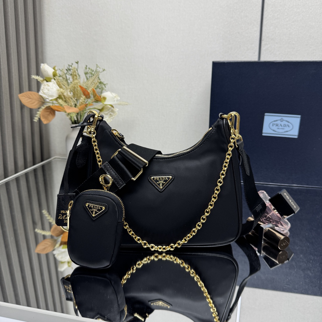 Prada Re-Edition 2005 Re-Nylon bag-Black/Gold 1BH204