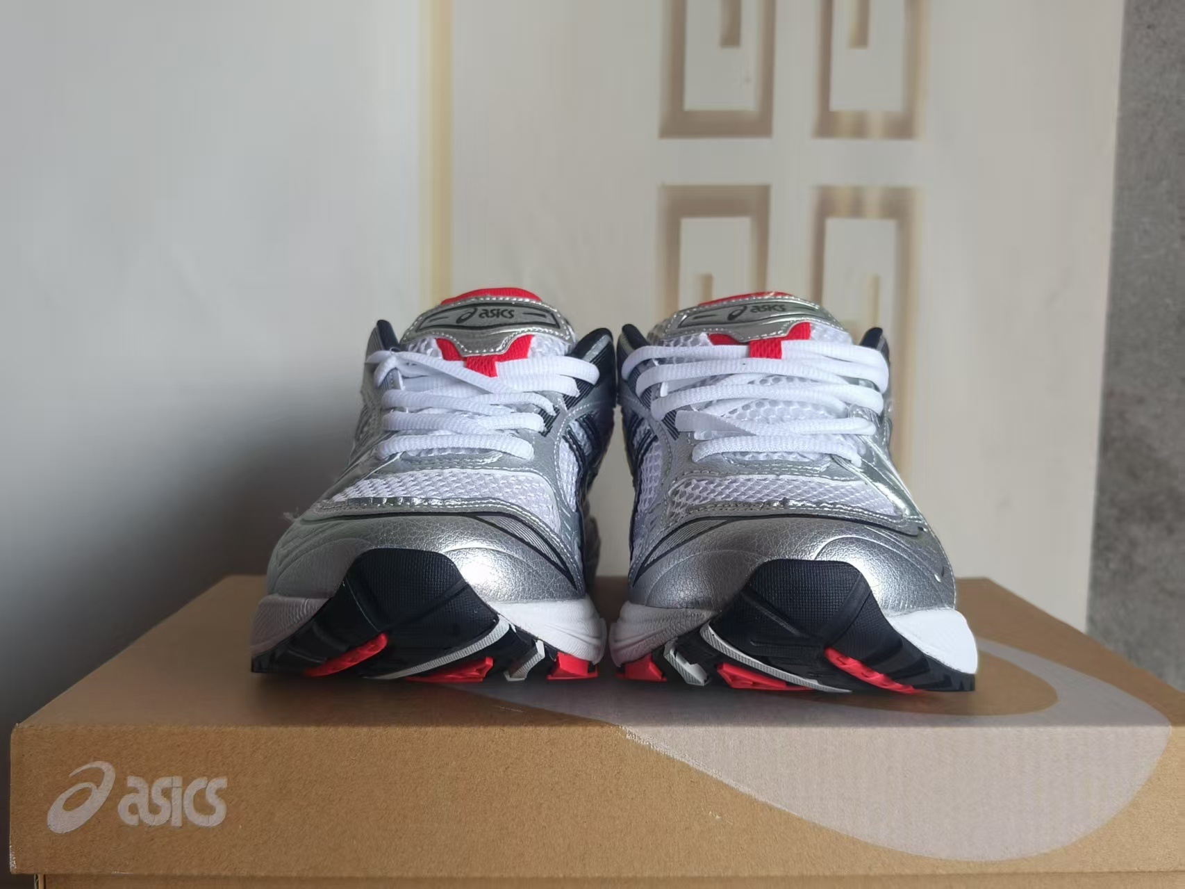 ASICS 1201A019-103 US Men's Sizes6 to 11 in half sizes White Red Shoes tianlong