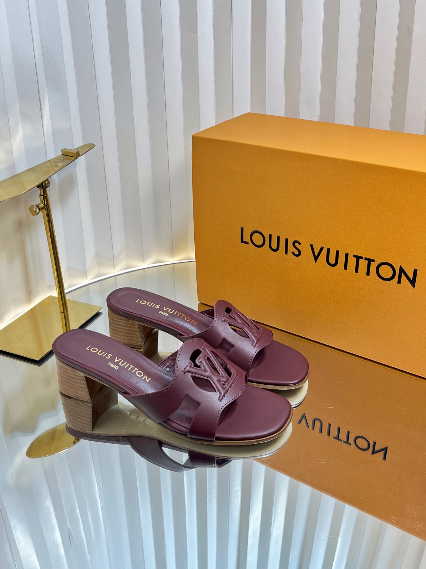 Women's  LV Isola Heed Slides