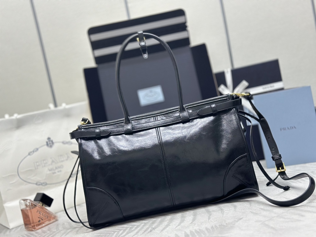 Prada Bonnie large leather handbag-Black 1BA433
