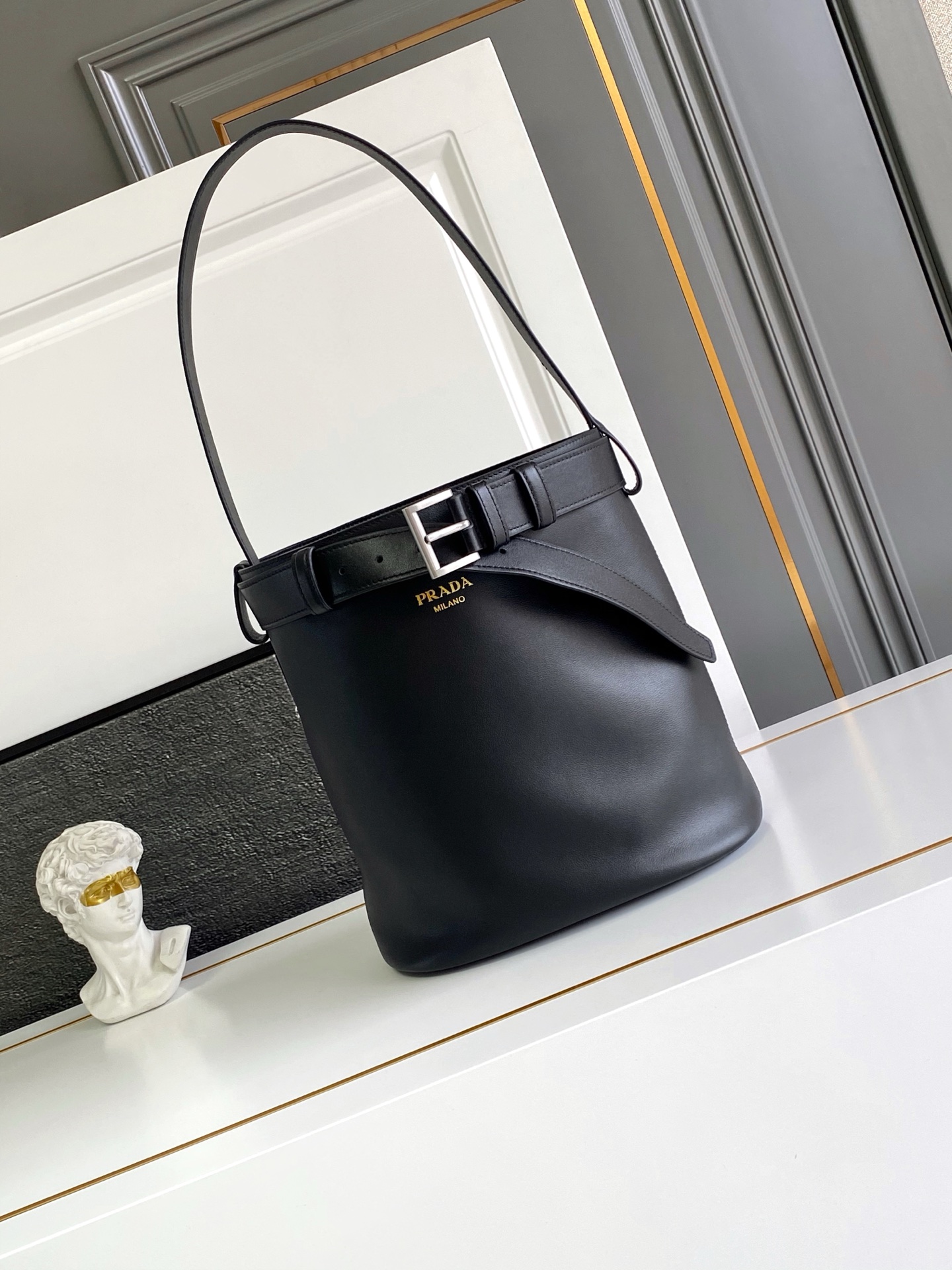 Prada Buckle leather bag with belt-Black 1BE085