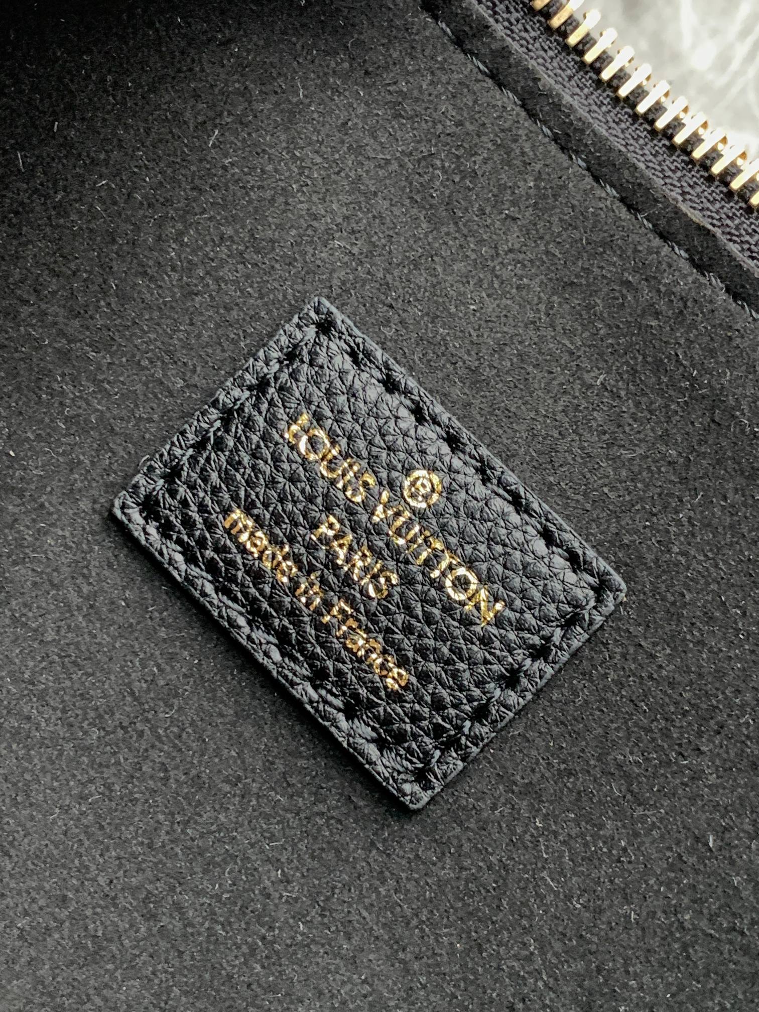 Louis Vuitton LV Bags Low Key Cowhide M11429 (10A Mirror Version)
