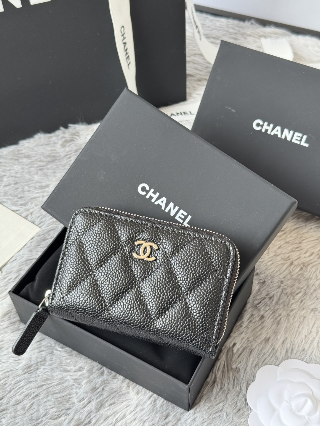 Chanel Classic Zipped Card Holder in Black Grained leather