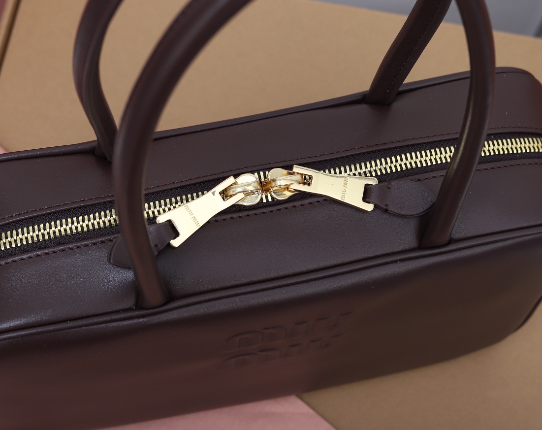 MiuMiu 2024 New Calfskin Handbag