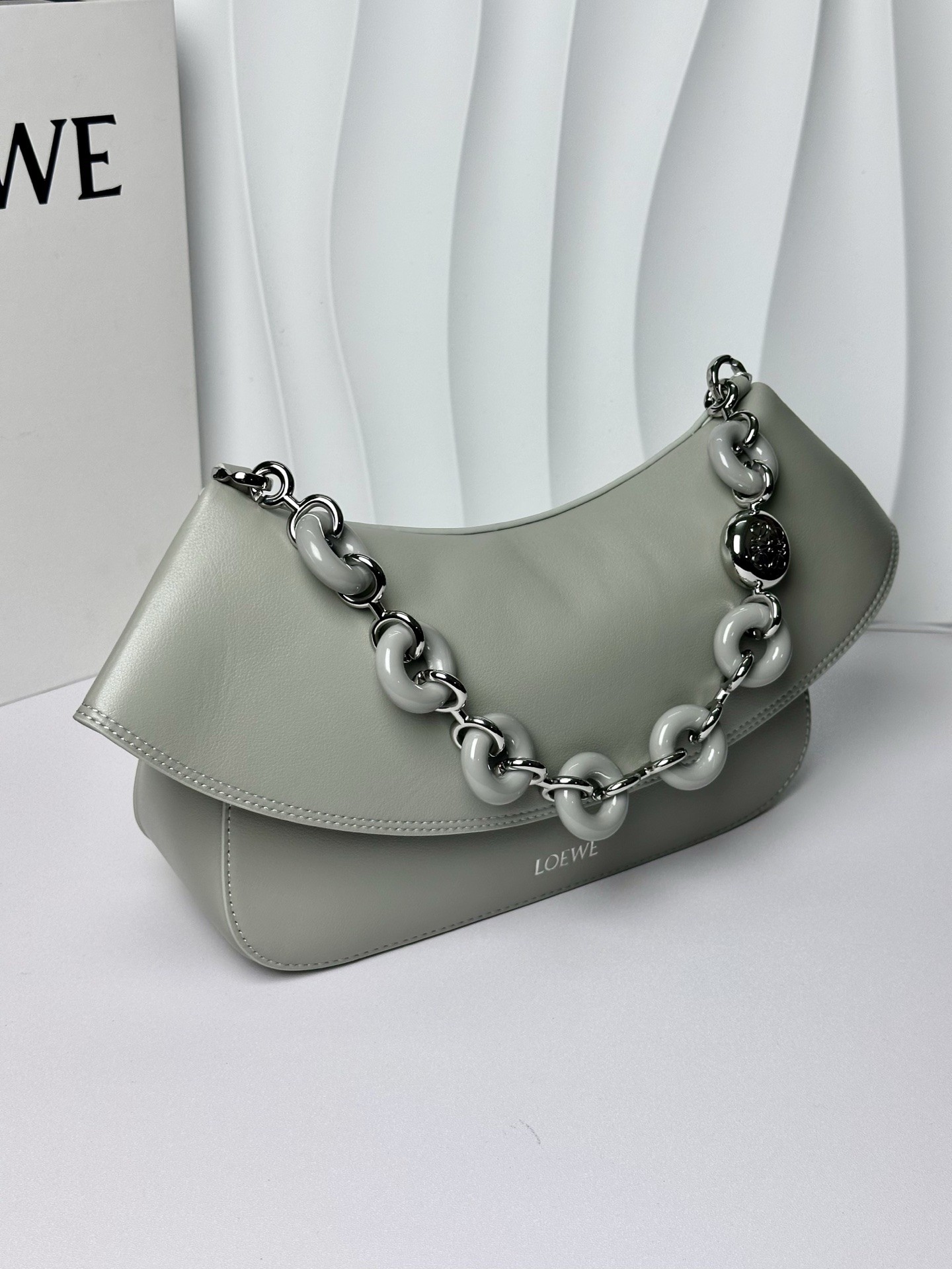 Loewe Sage Green Smooth Leather Pebble Anagram Donut Chain Link Flap Wave Hobo Shoulder Bag - KAIROO