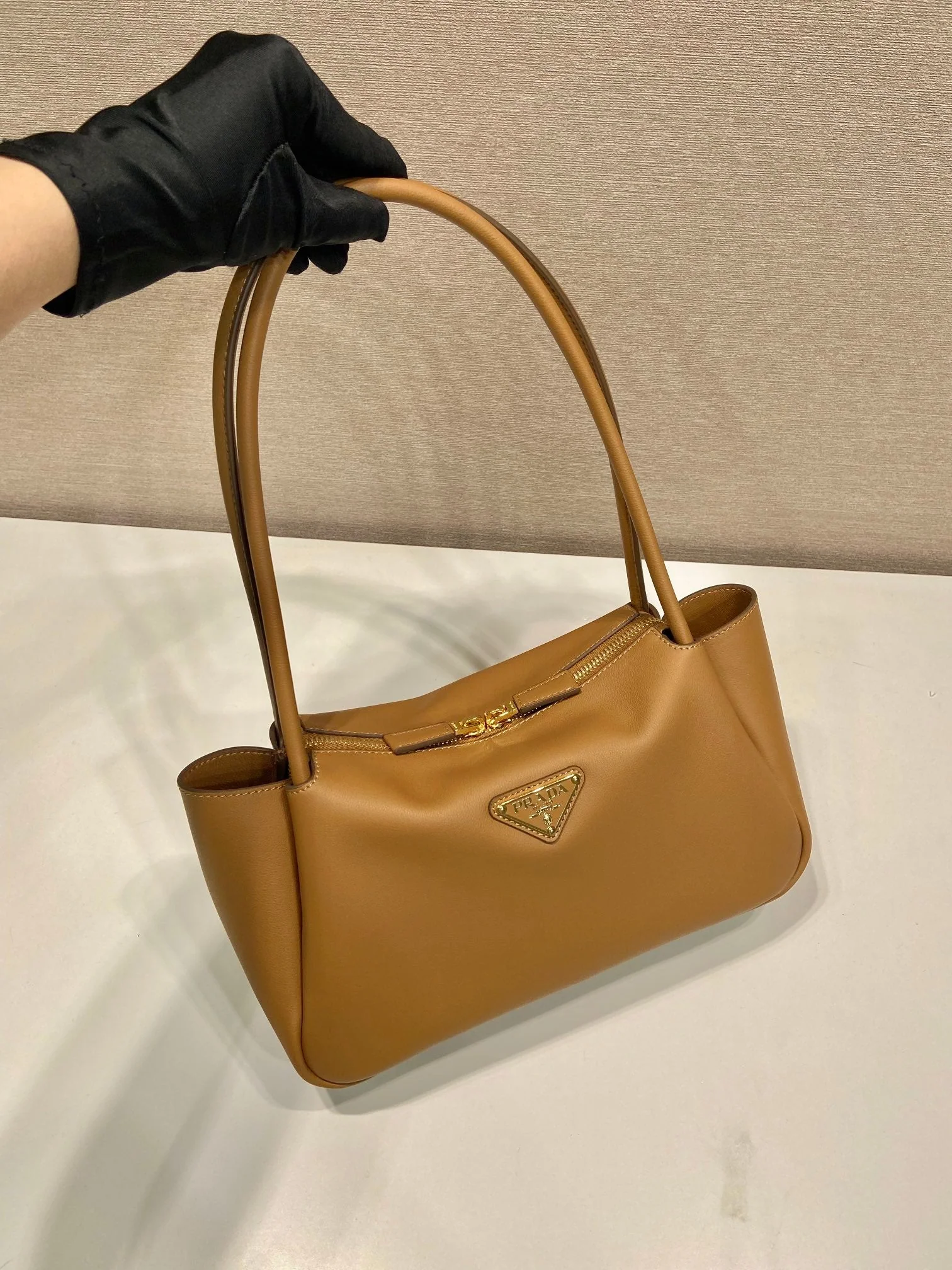 Prada  28 LARGE BEIGE CALFSKIN HANDBAG