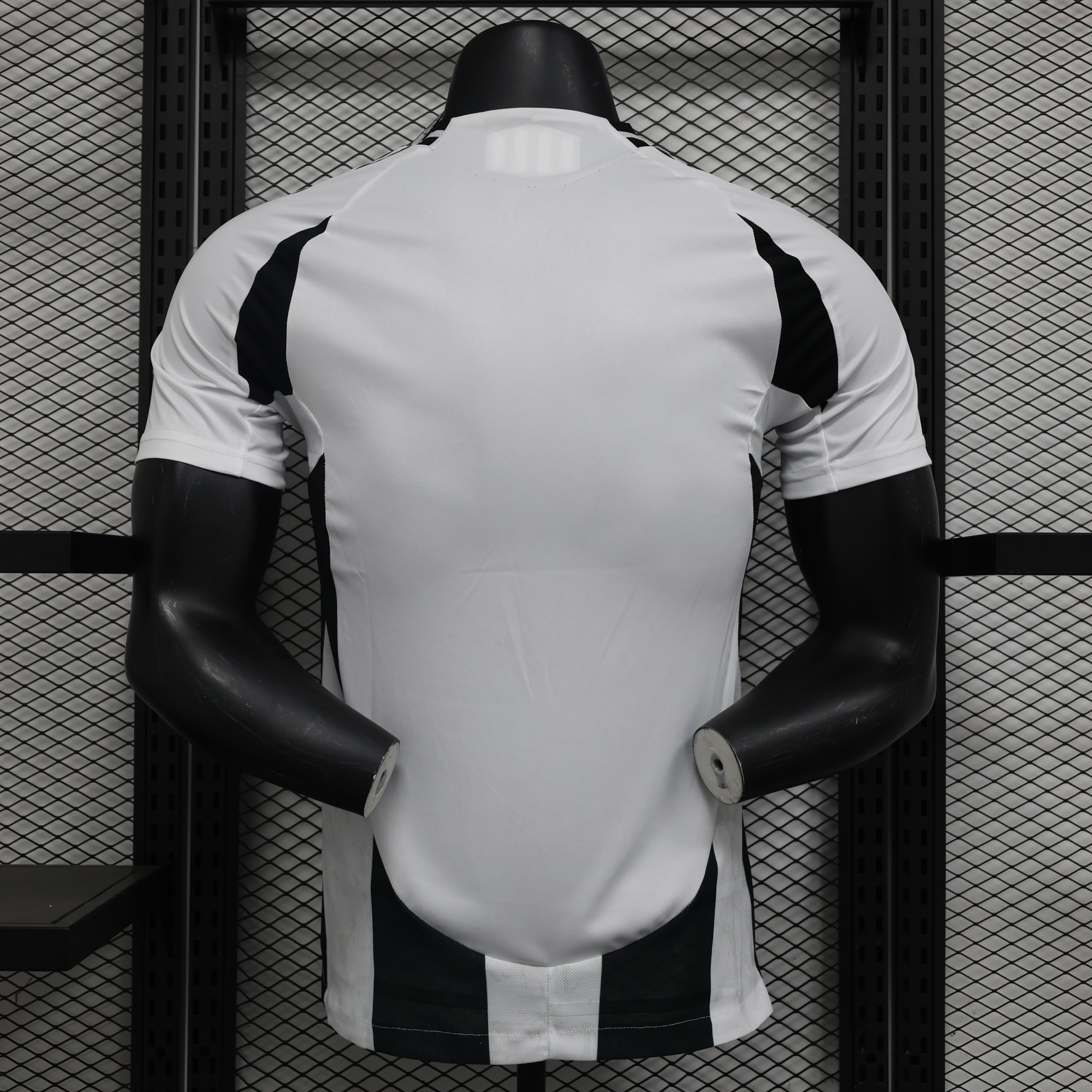 Juventus Home Player Jersey 24/25